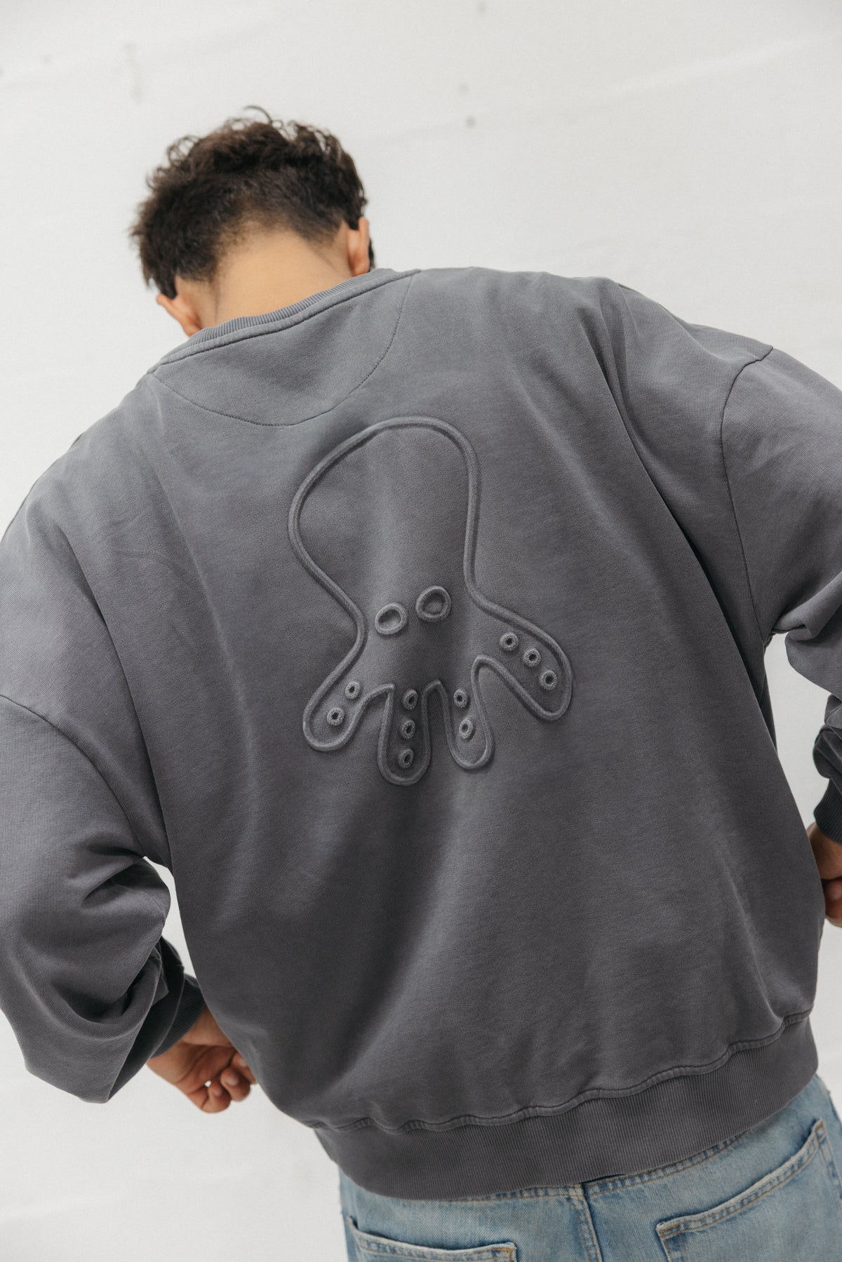 SUDADERA UNISEX ELPULPO ESSENTIALS ANTRACITA