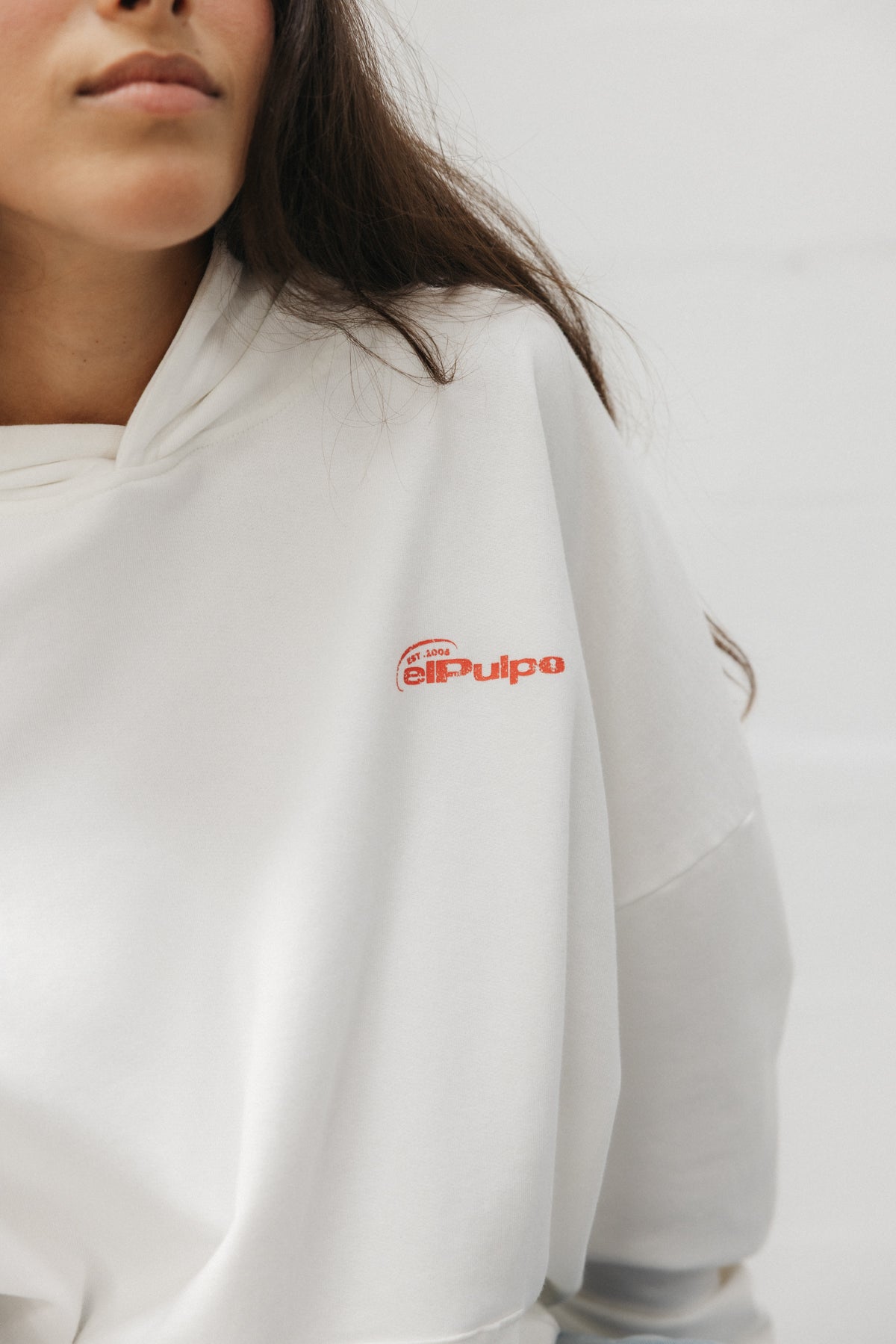 SUDADERA CAPUCHA UNISEX THEY NOT LIKE US BLANCO ROTO