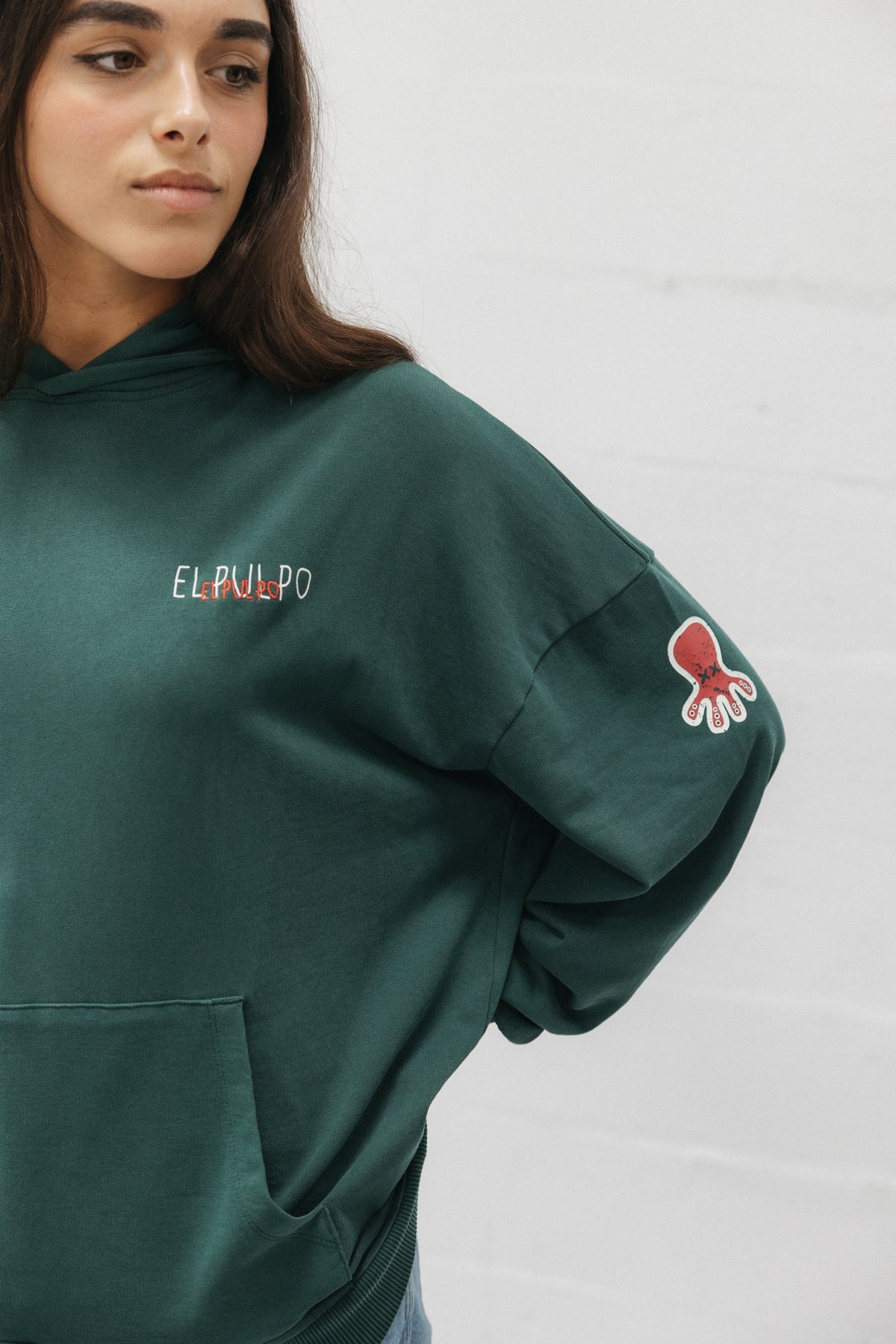 SUDADERA CAPUCHA UNISEX TRIPLE LOGO ESTAMPADO VERDE BOTELLA