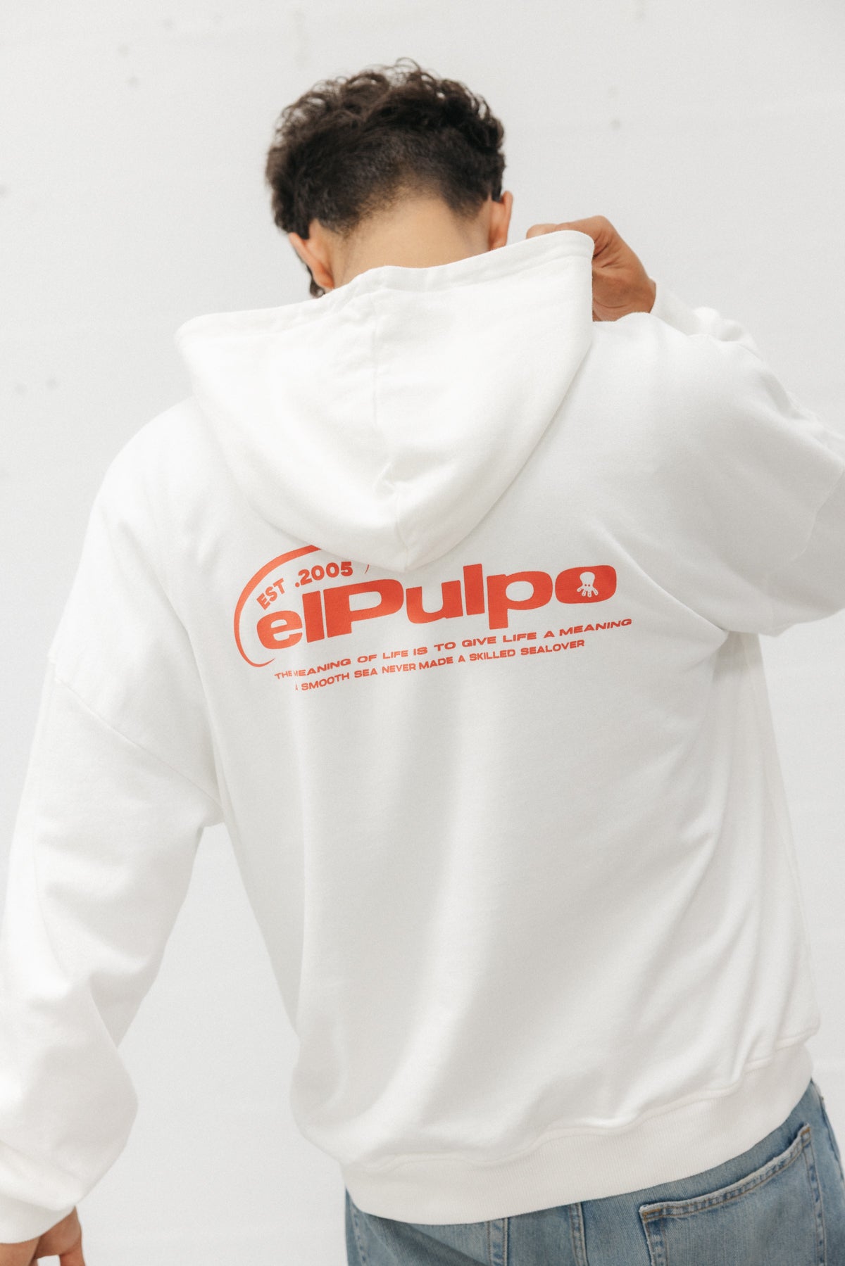 SUDADERA CAPUCHA UNISEX THEY NOT LIKE US BLANCO ROTO
