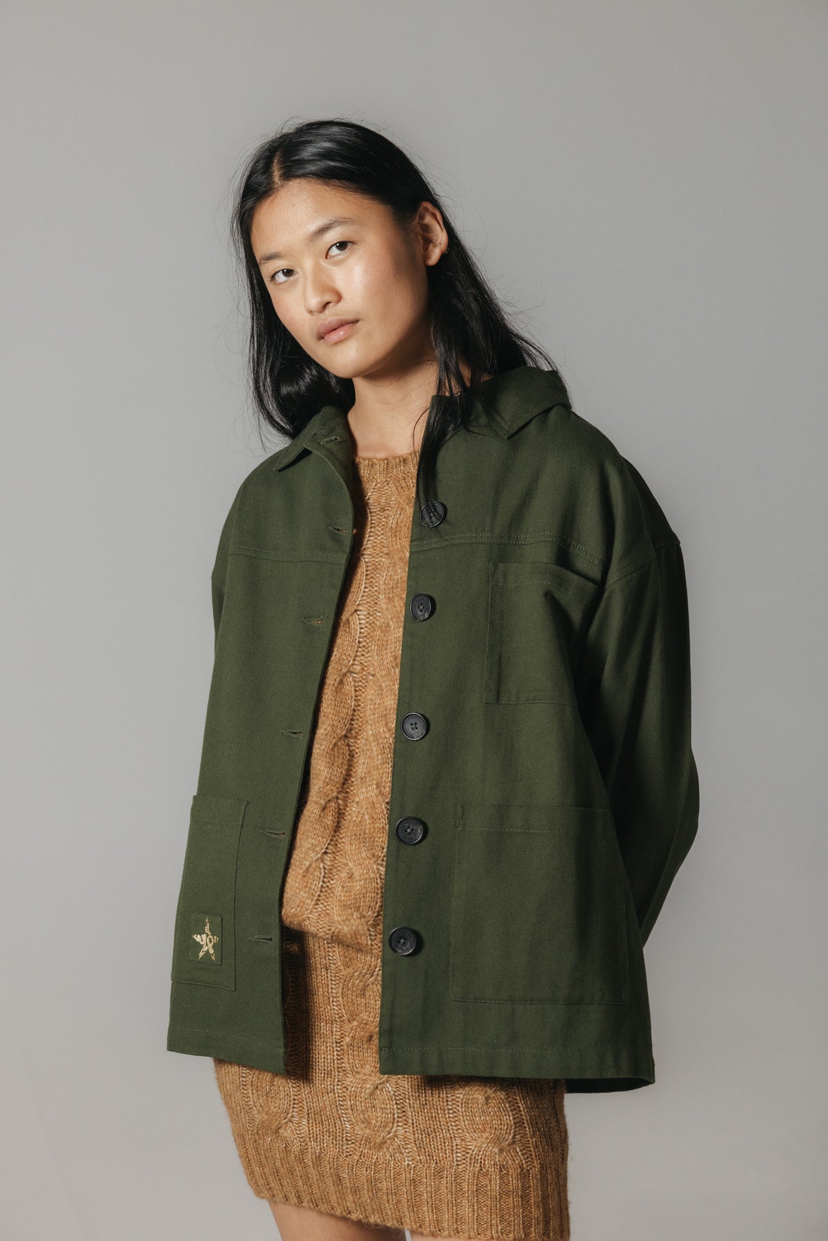 SOBRECAMISA TEEN ALAS ESPALDA VERDE MILITAR