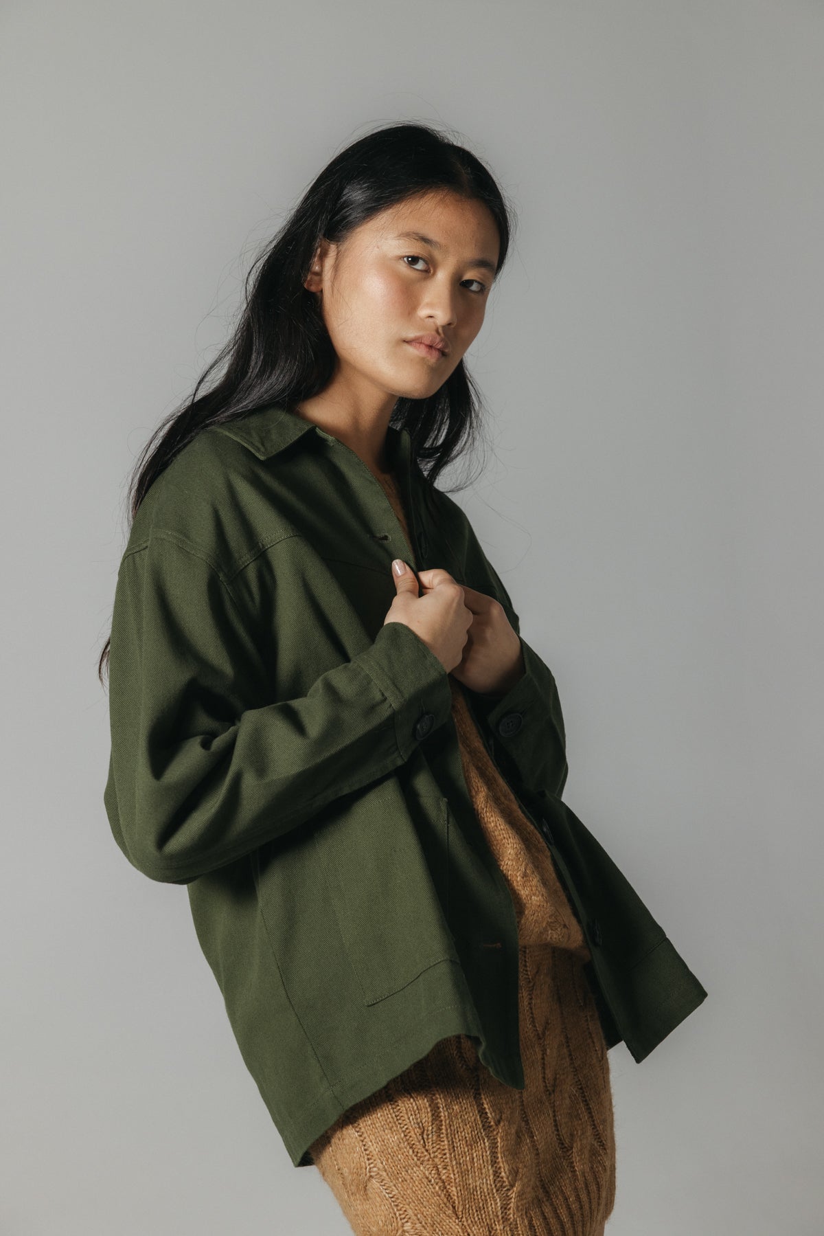 SOBRECAMISA TEEN ALAS ESPALDA VERDE MILITAR