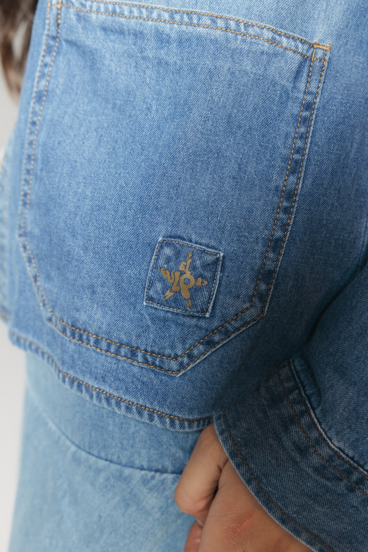 CAMISETA JEANS ADOLESCENTE DELAVÉ AZUL MÉDIO ESTRELA