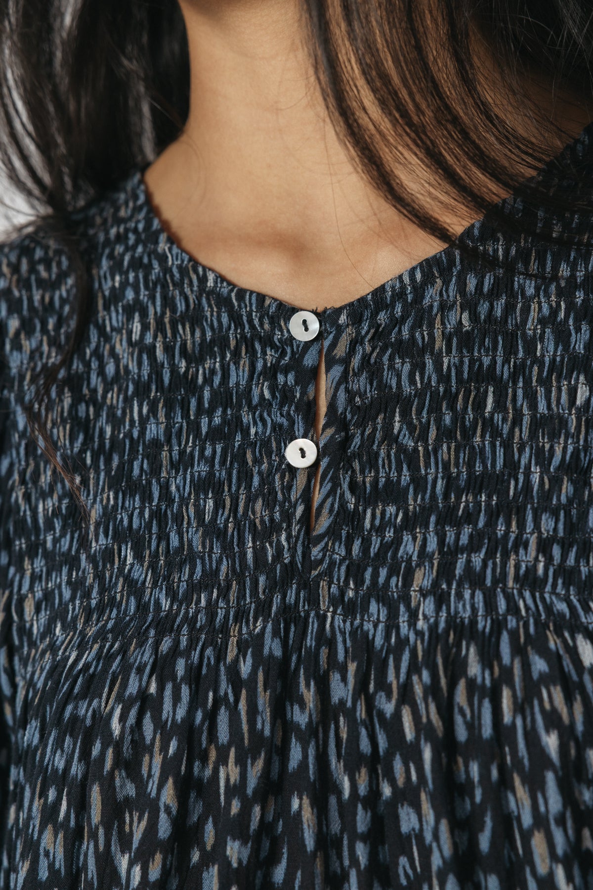 CAMISA TEEN MANGAS ABULLONADAS ESTAMPADA índigo oscuro