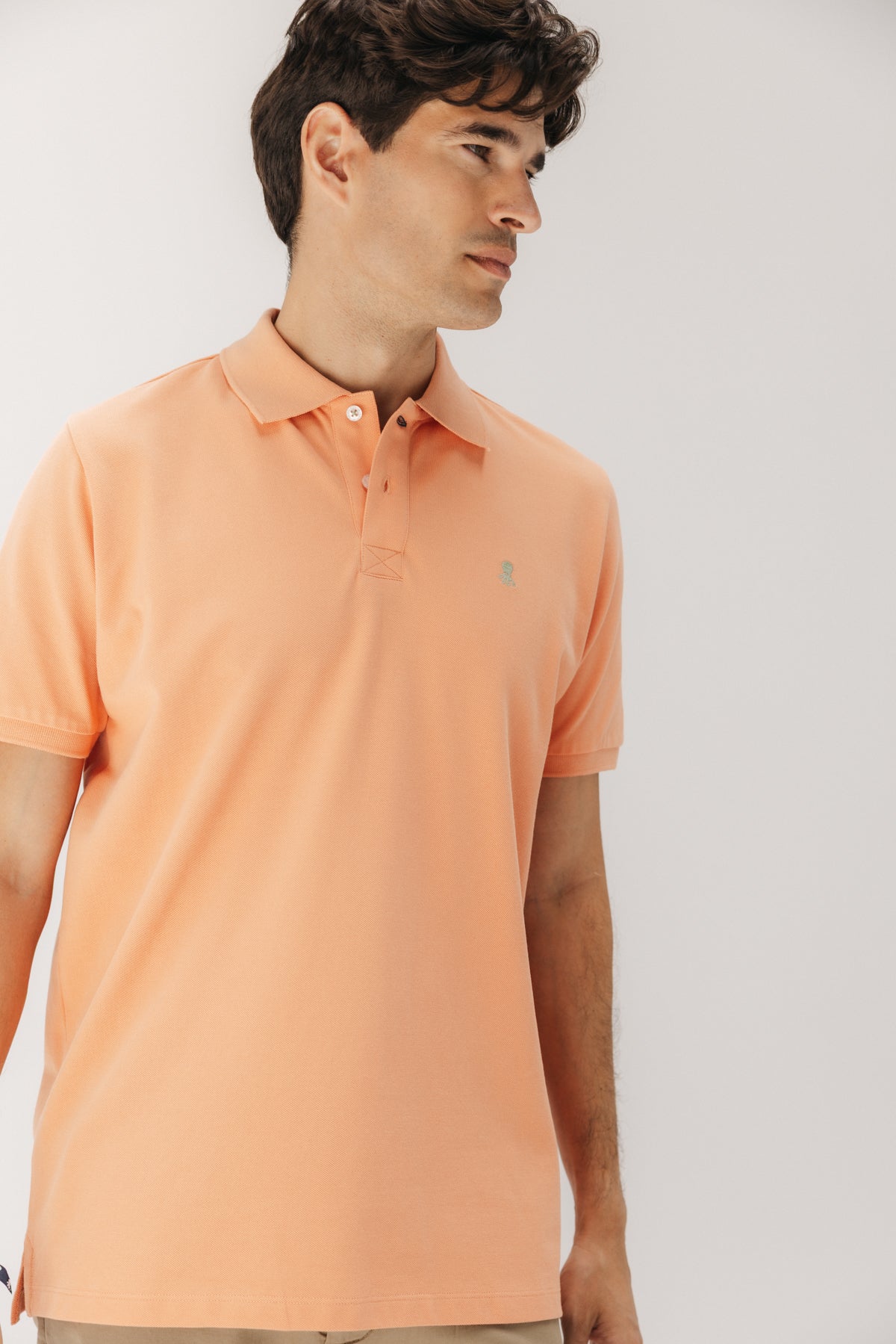 POLO LAVADO BORDADO A CONTRASTE MELOCOTÓN