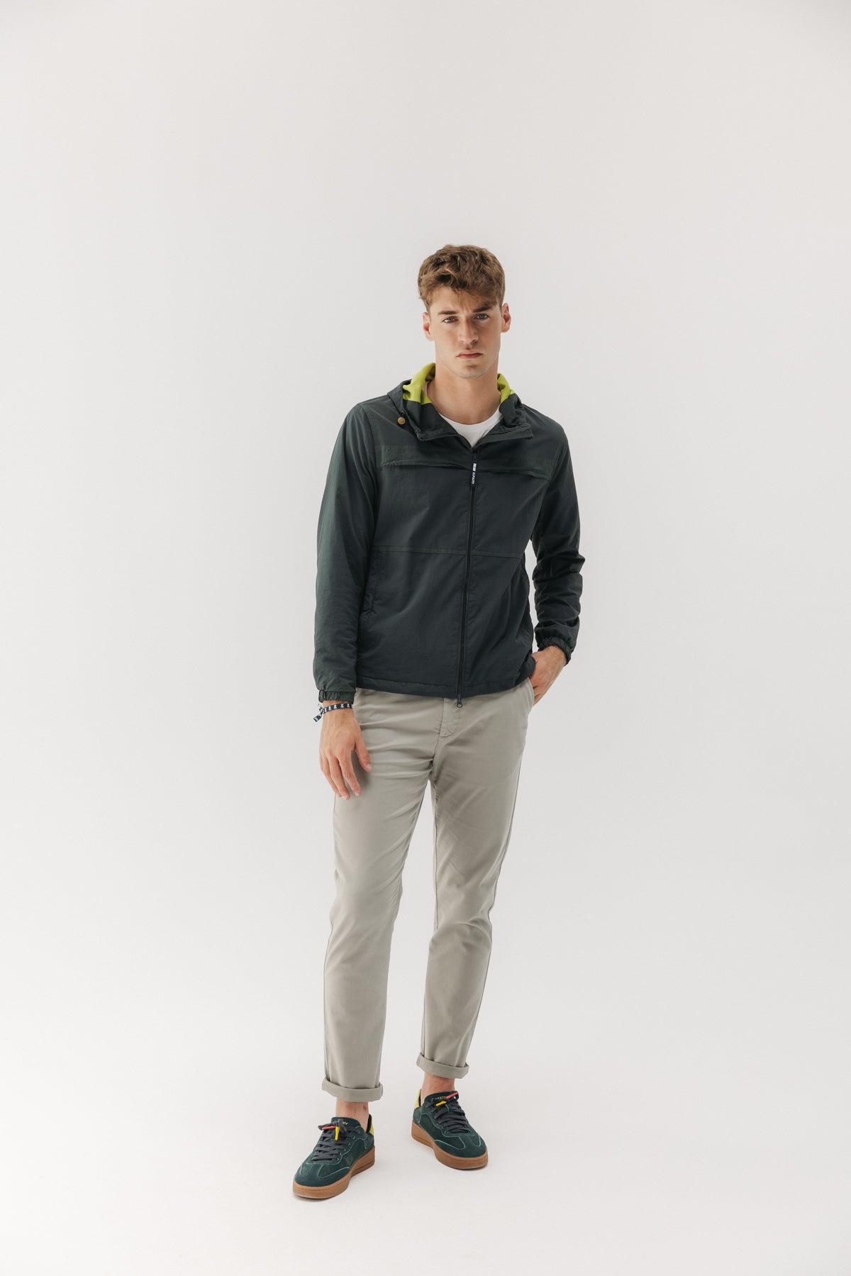 CAZADORA ULTRALIGERA LONG BEACH VERDE MILITAR