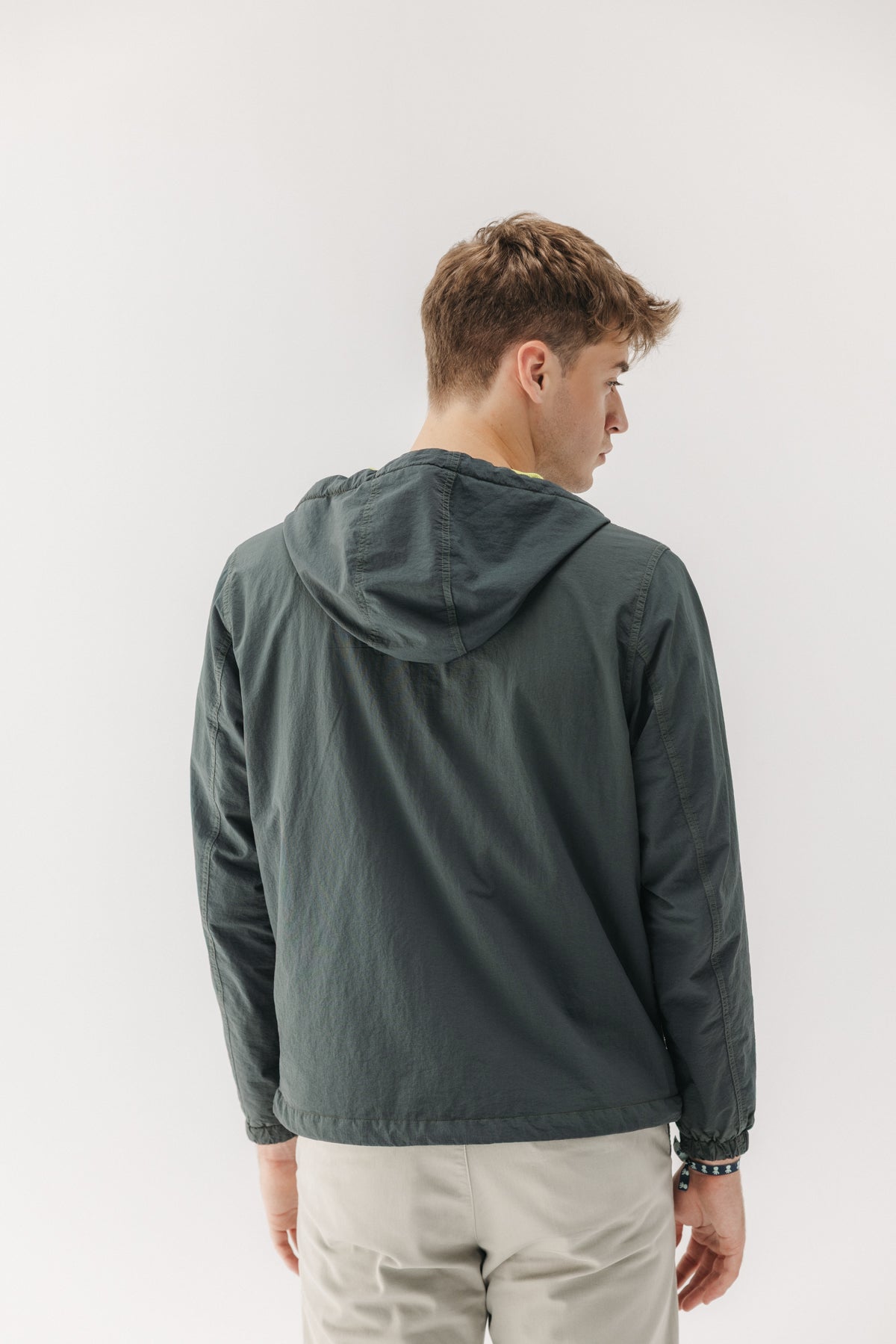 CAZADORA ULTRALIGERA LONG BEACH VERDE MILITAR