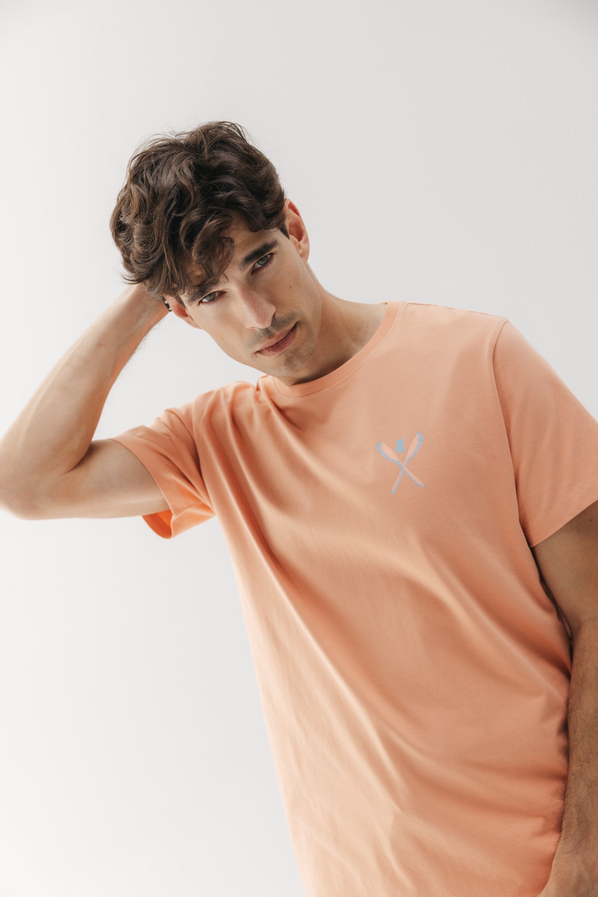 T-SHIRT PÁ DESENHADA POR PÊSSEGO