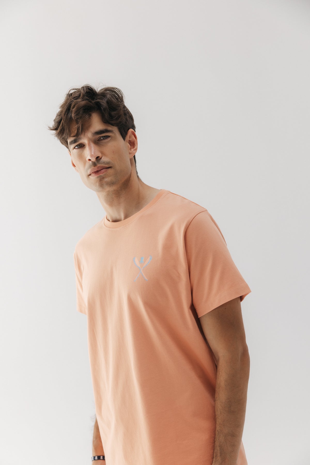 T-SHIRT PÁ DESENHADA POR PÊSSEGO