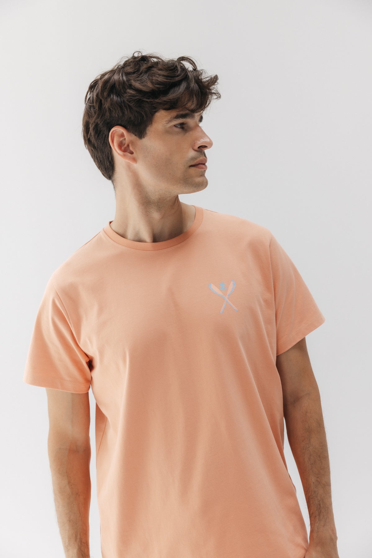 T-SHIRT PÁ DESENHADA POR PÊSSEGO