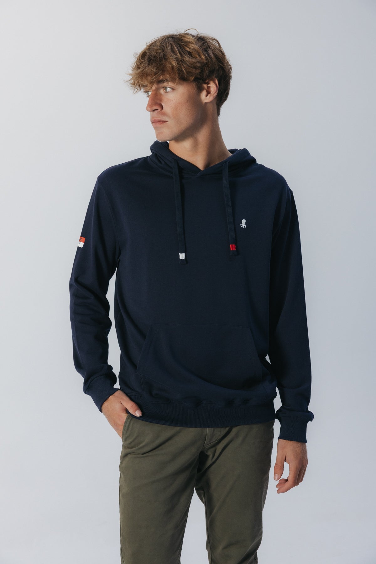 SUDADERA CAPUCHA BORDADO HERITAGE AZUL MARINO