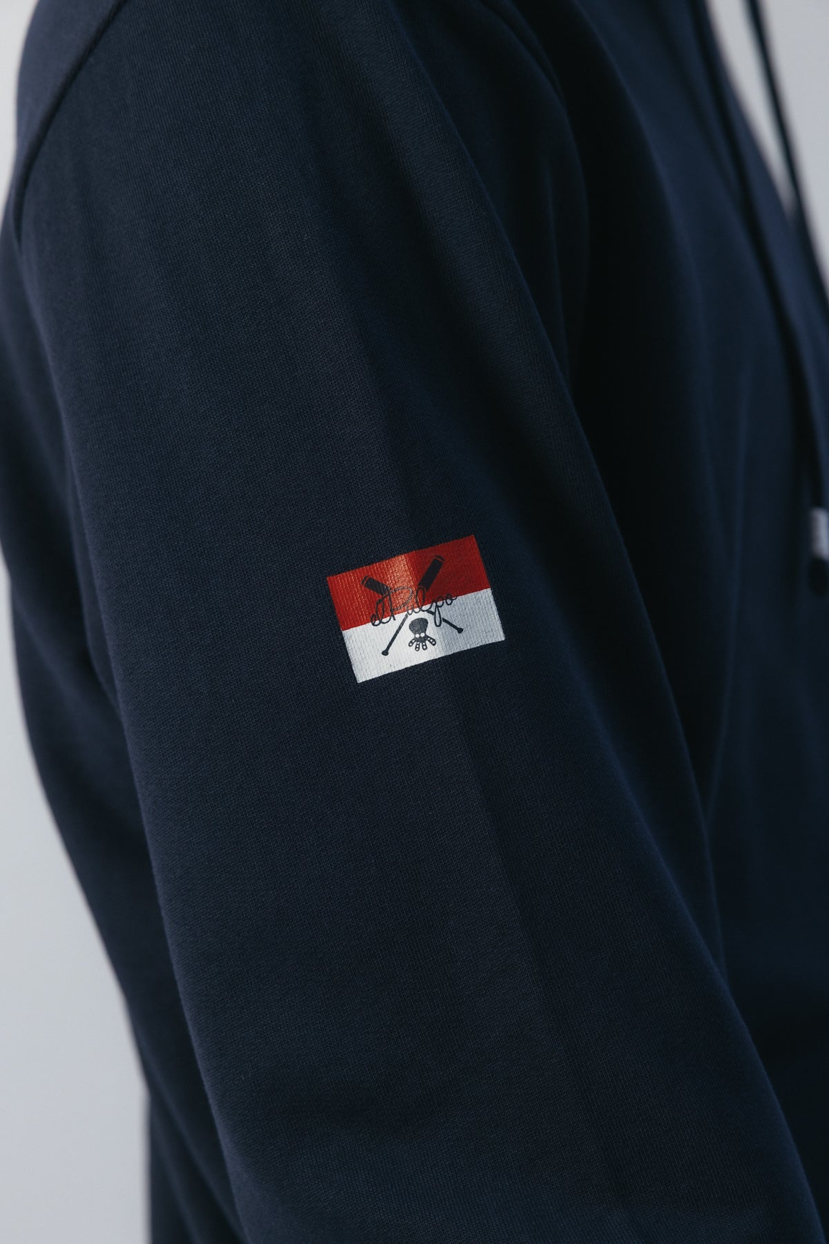 SUDADERA CAPUCHA BORDADO HERITAGE AZUL MARINO