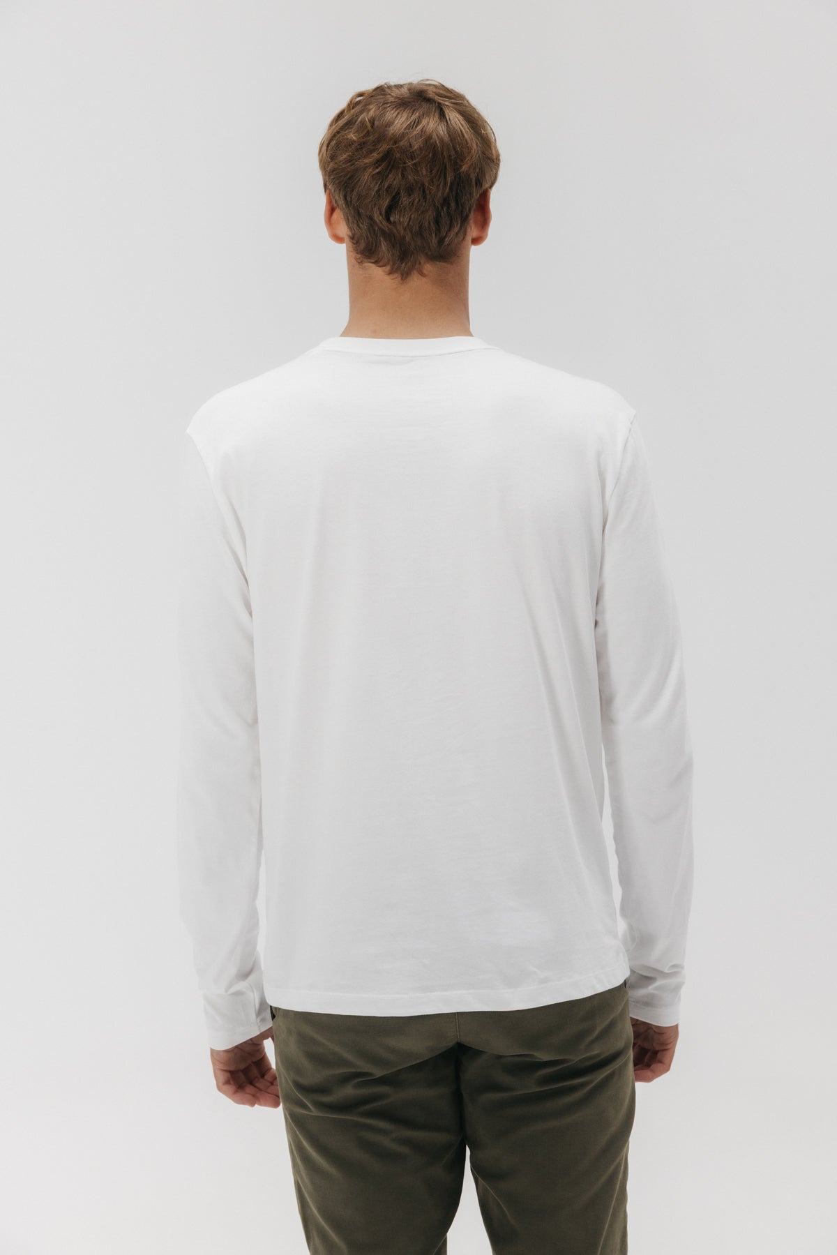 CAMISETA MANGA LARGA BOLSILLO ETIQUETA BLANCO PURO