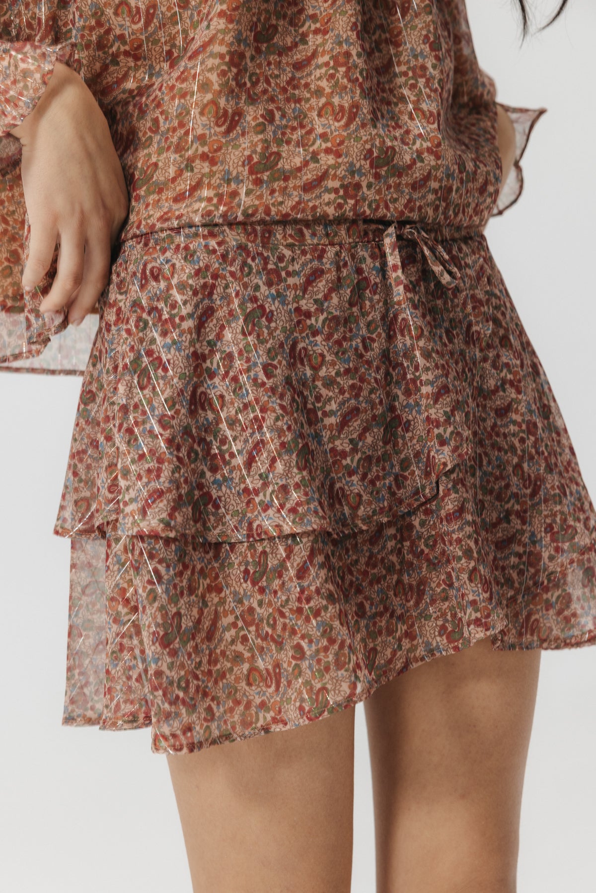 FALDA TEEN ESTAMPADO FLORAL VOLANTES CAMEL