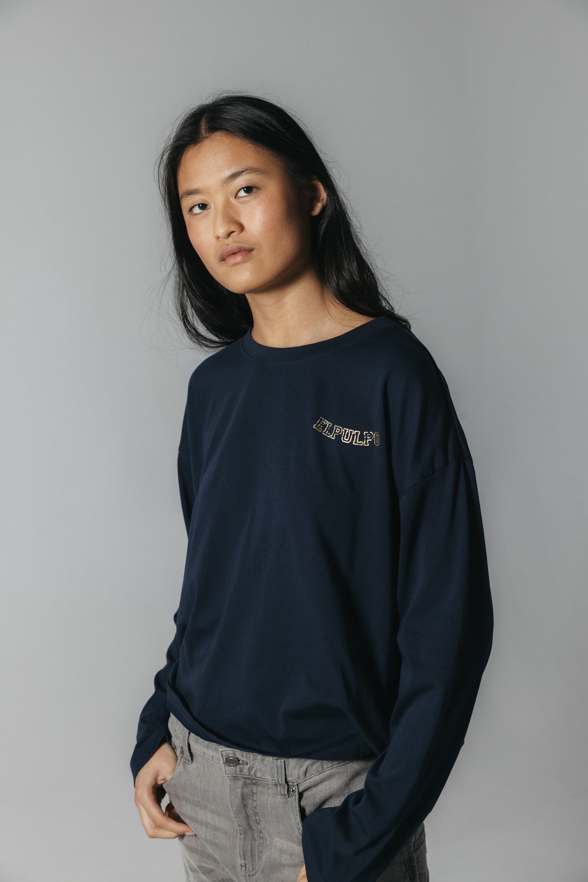 CAMISETA TEEN MANGA LARGA ESTAMPADO LOVE WINGS AZUL MARINO