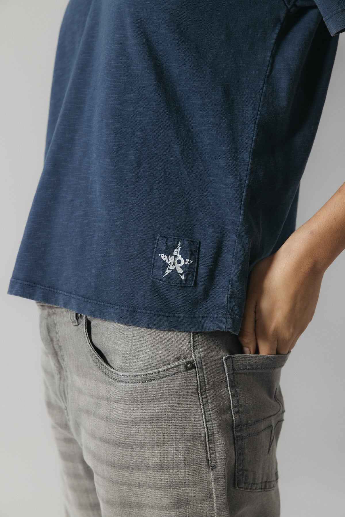 CAMISETA TEEN PARCHE AZUL MARINO