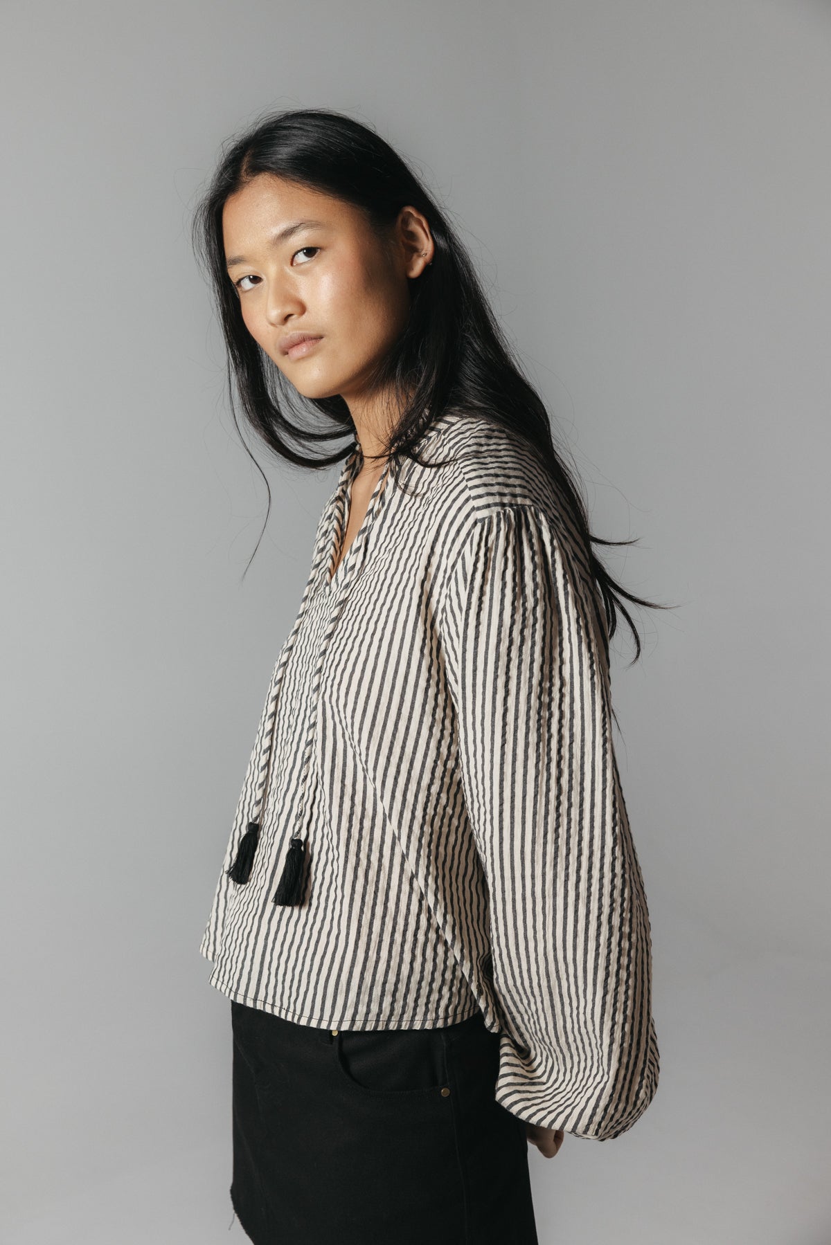 BLUSA TEEN DOBLE CORDÓN RAYAS NEGRO