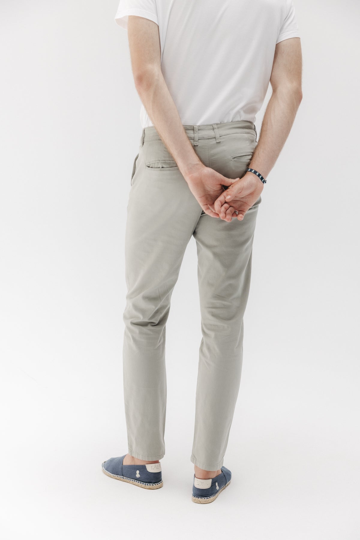 PANTALÓN CHINO PEACH GRIS MEDIO
