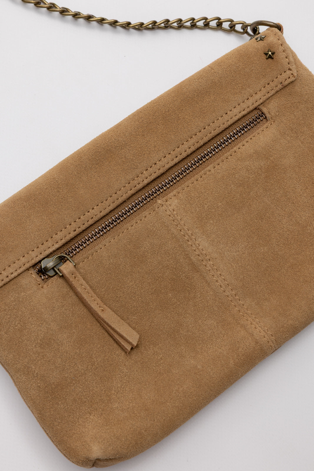 BOLSO SOLAPA TACHAS CAMEL