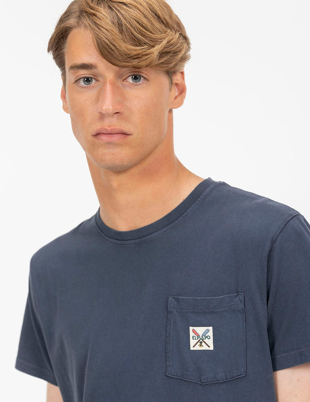 DELAVÉ NAVY BLUE LABEL POCKET T-SHIRT