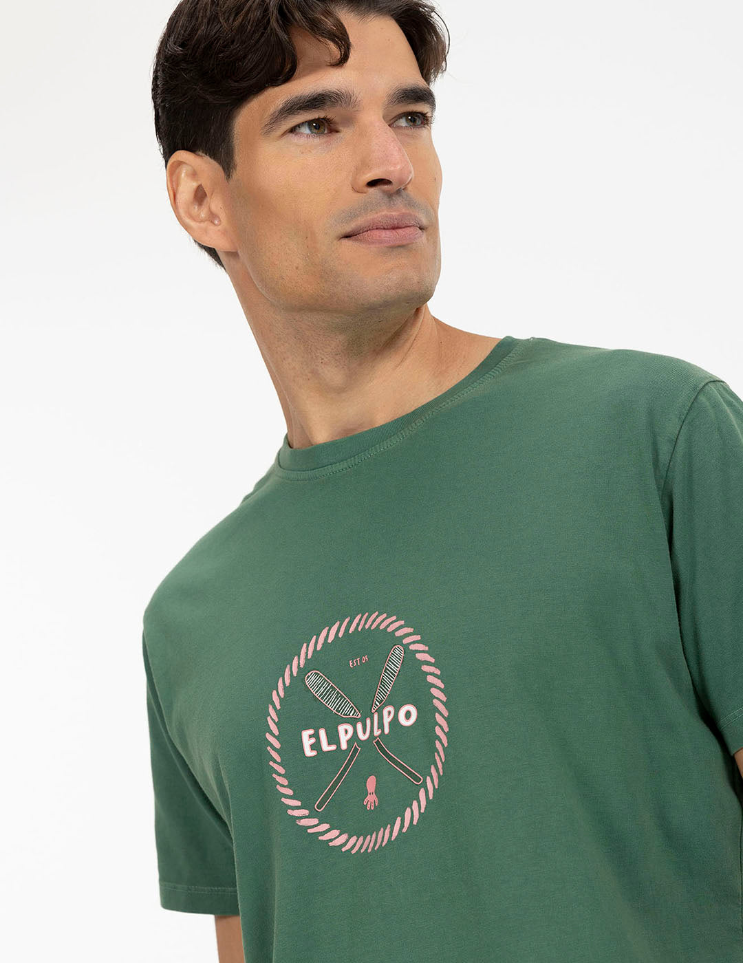 CAMISETA ESTAMPADO RELIEVE REMOS EP VERDE INGLÉS