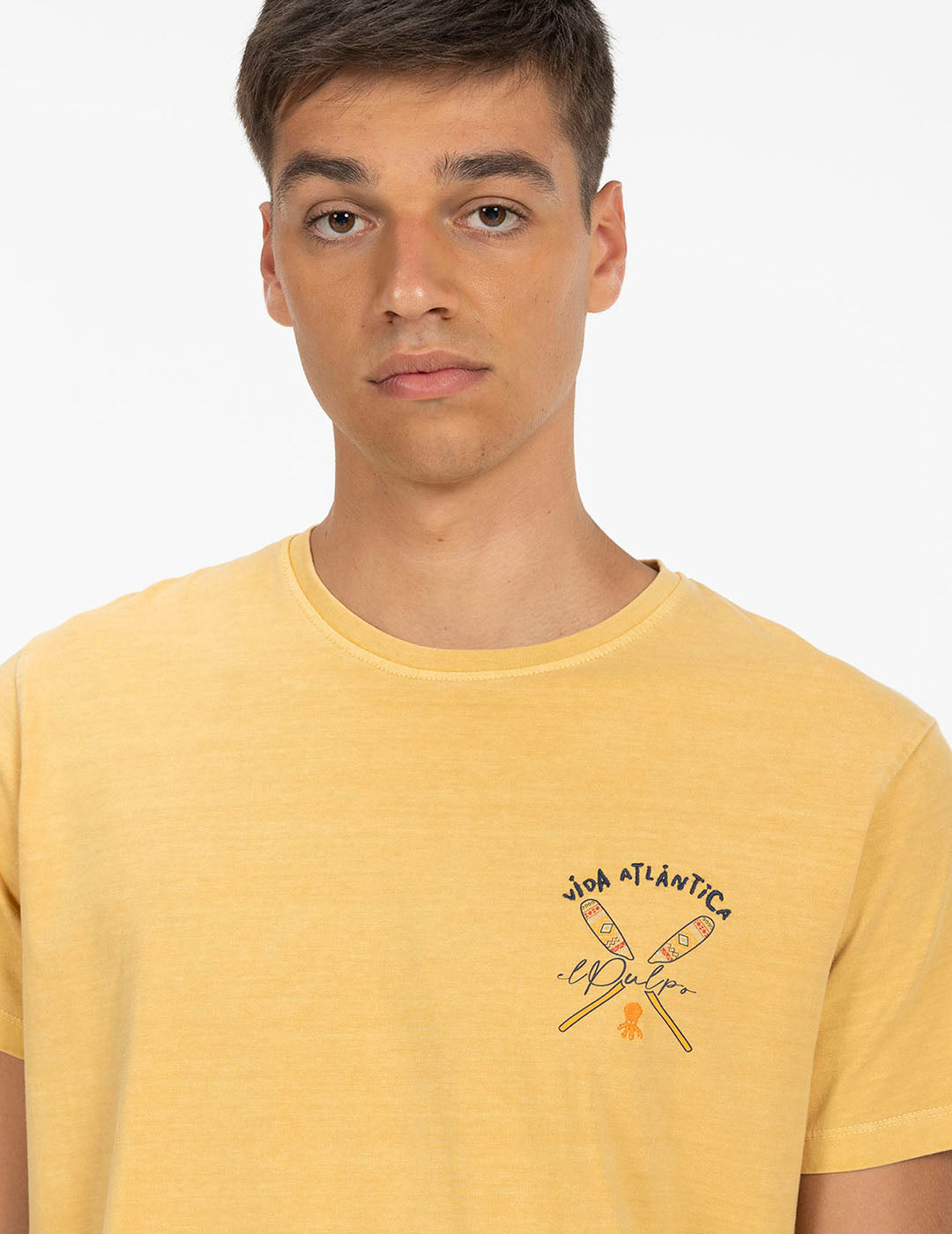 DELAVÉ MUSTARD ETHNIC OARS PRINT T-SHIRT