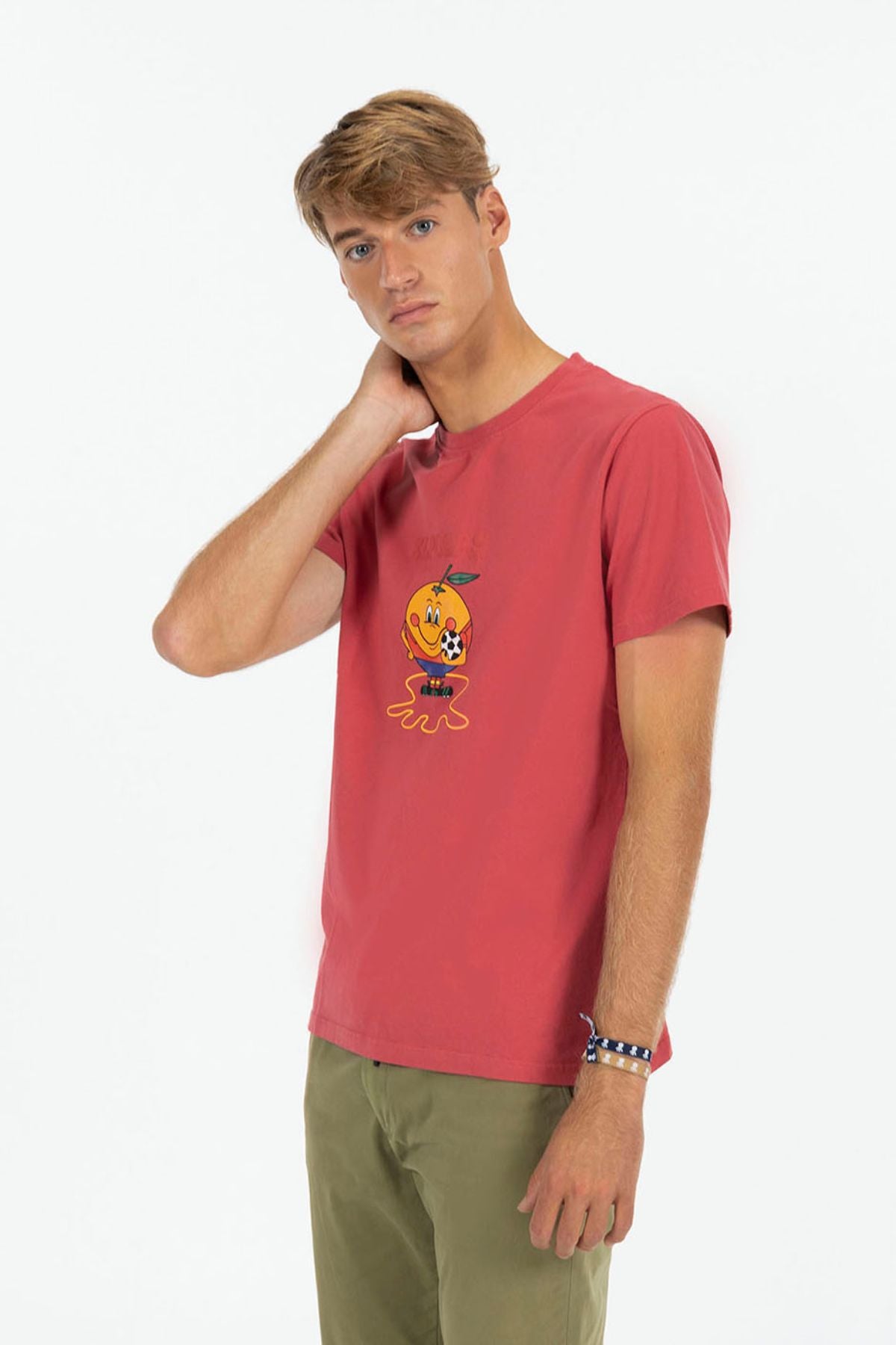 CAMISETA ESTAMPADO ELPULPO Y NARANJITO ROJO DELAVÉ