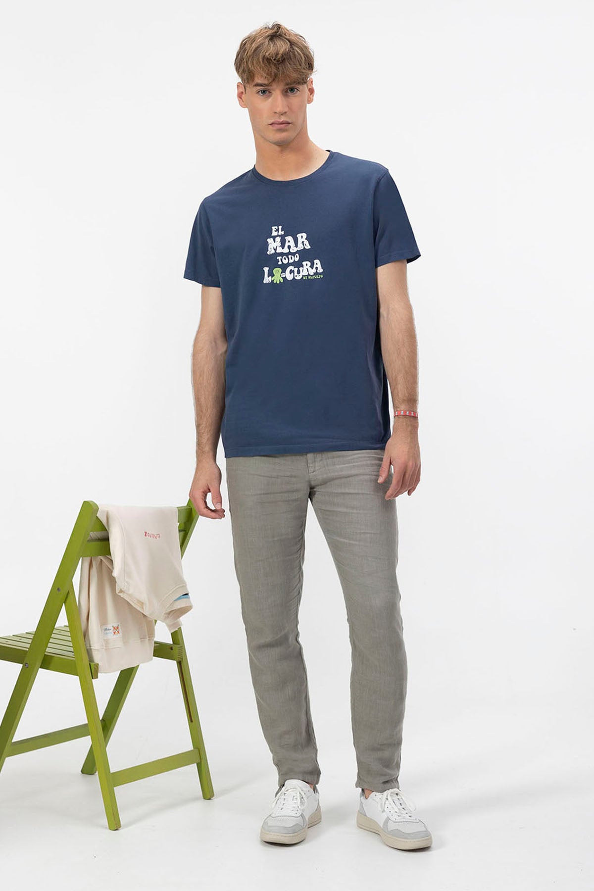 EL MAR TODO LO-CURA T-SHIRT NAVY BLUE DELAVÉ