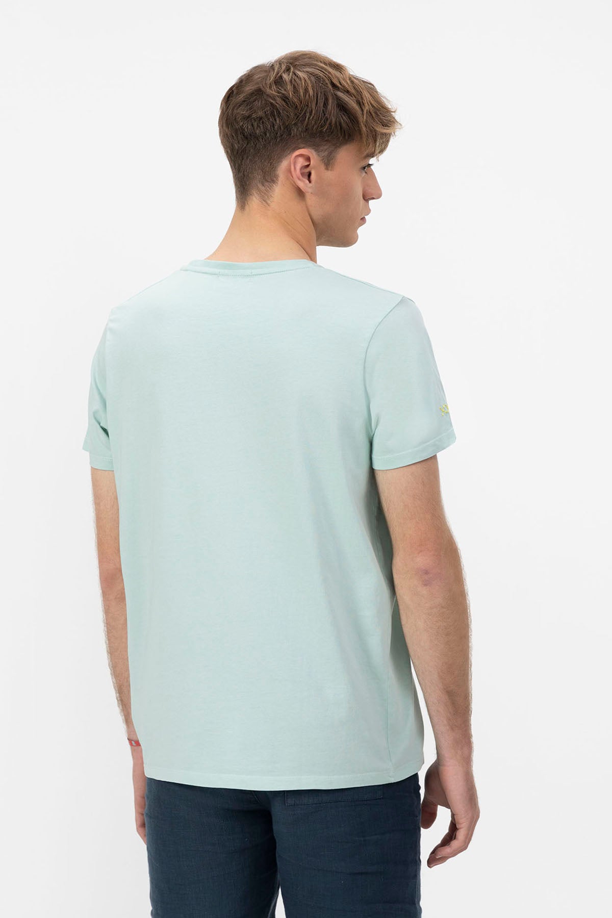 BASIC T-SHIRT WITH CONTRAST EMBROIDERY IN TURQUOISE BLUE