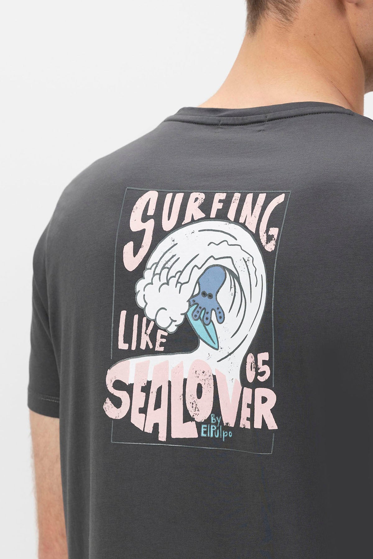 CAMISETA ESTAMPADO SURFING WAVES ANTRACITA