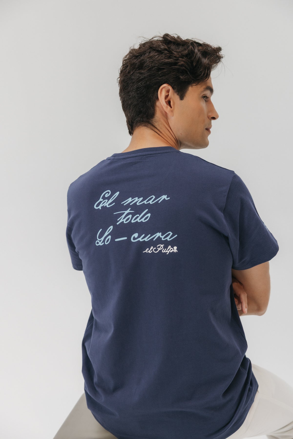CAMISETA EL MAR TODO LO-CURA AZUL MARINO DELAVÉ