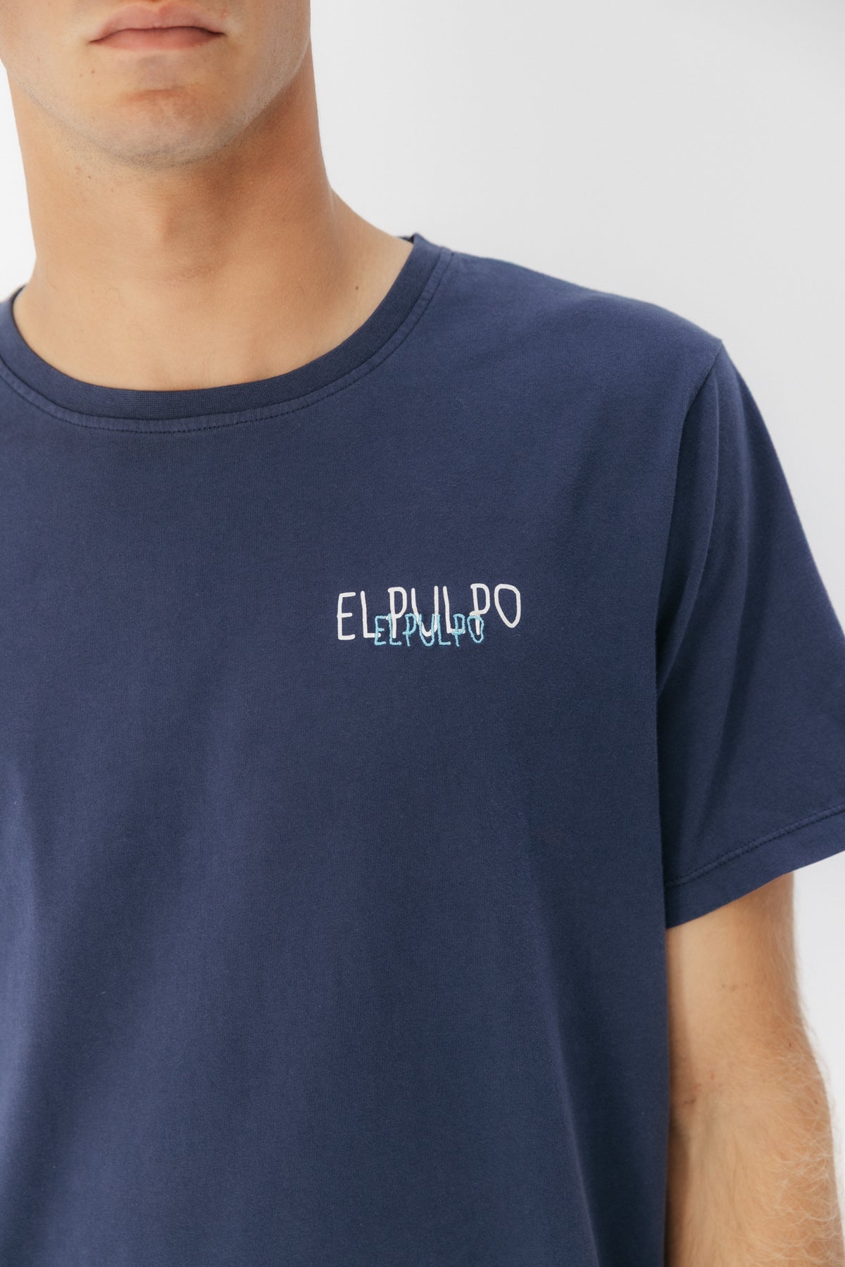 CAMISETA LOGO TEJIDO AZUL MARINO DELAVÉ