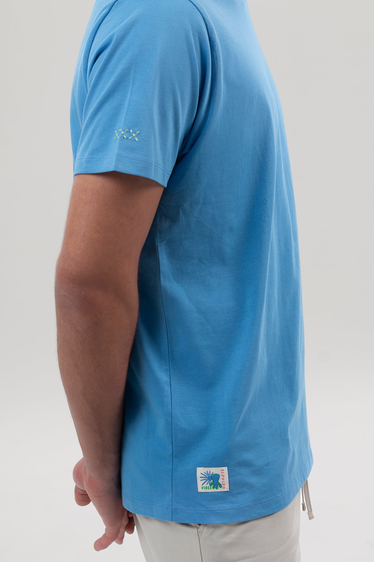 Camiseta estampado palm paradise azul lavanda