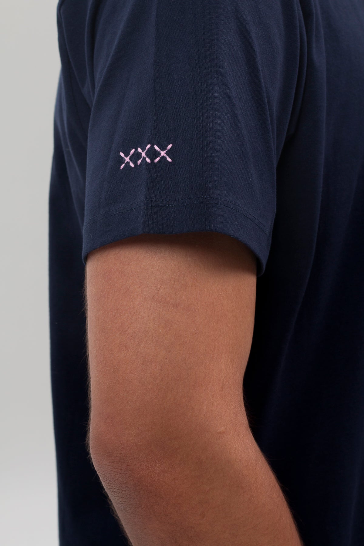 Camiseta estampado logo azul marino
