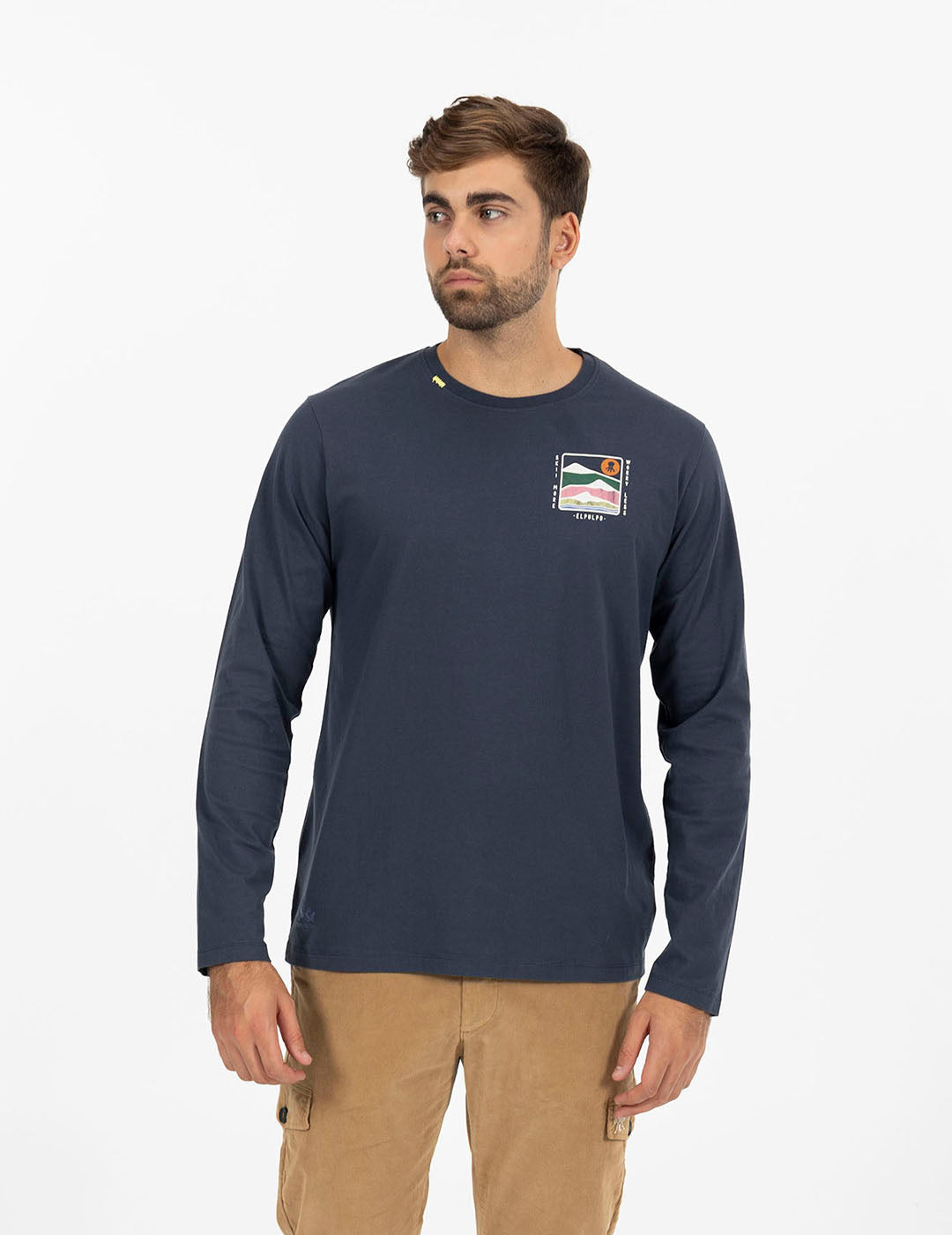 CAMISETA ESTAMPADO ENGOMADO MONTAÑAS AZUL MARINO DELAVÉ