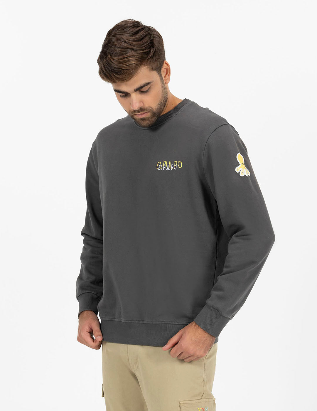 SUDADERA ESTAMPADO TRIPLE LOGO DESGASTADO CARBÓN