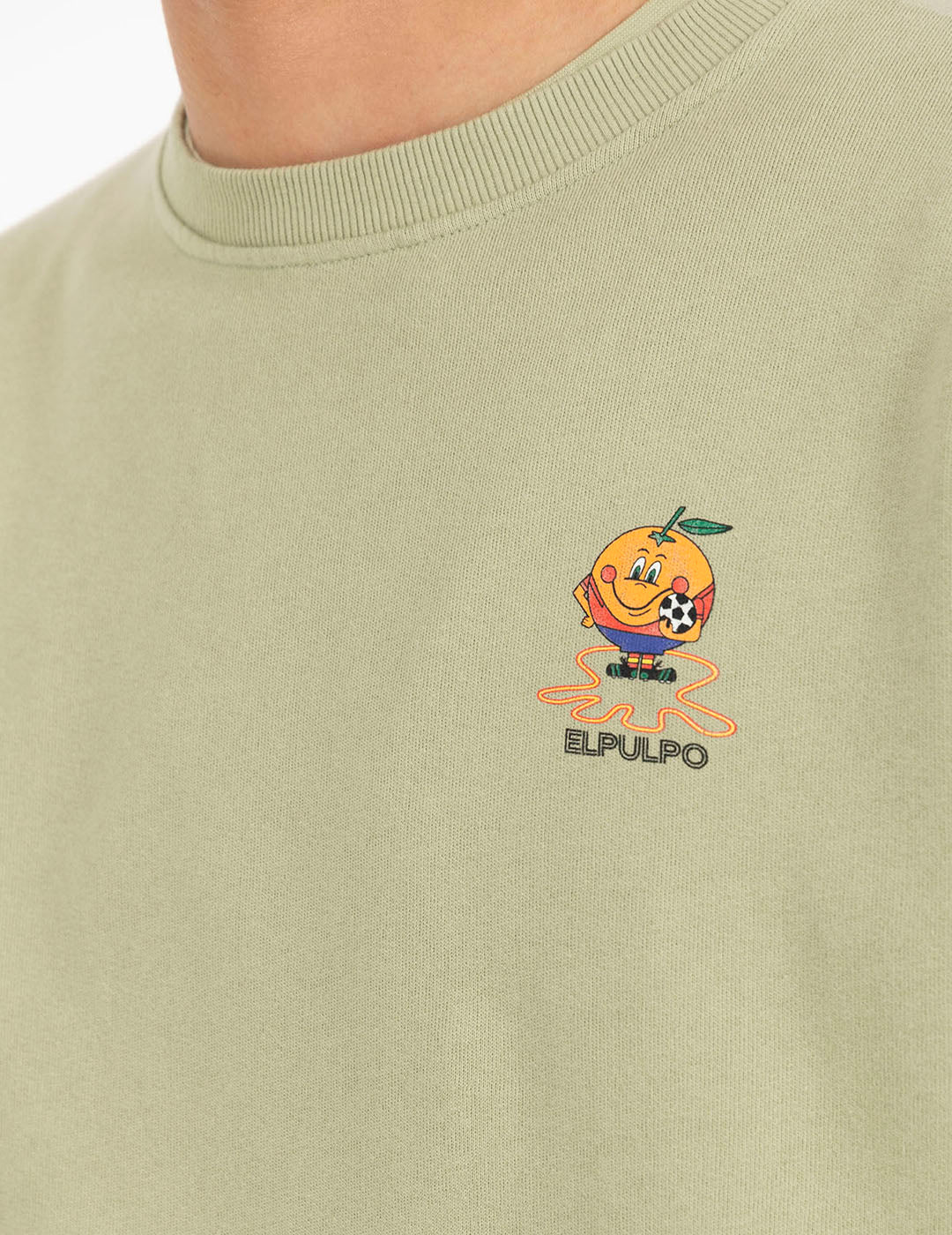 SUDADERA ESTAMPADO PECHO NARANJITO Y ELPULPO VERDE SALVIA