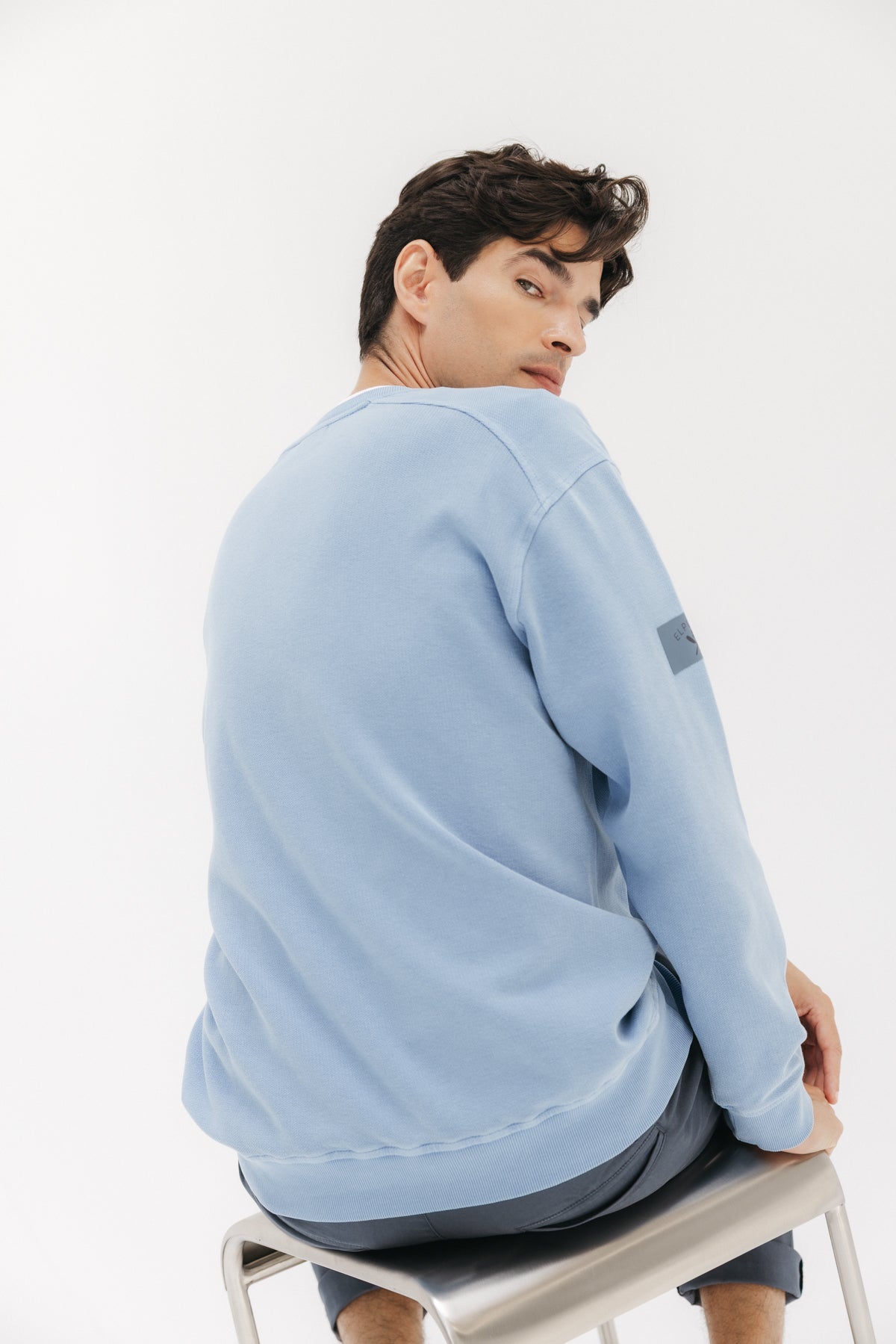 SUDADERA LAVADA ESTAMPADO RELIEVE HELSINKI ÍNDIGO