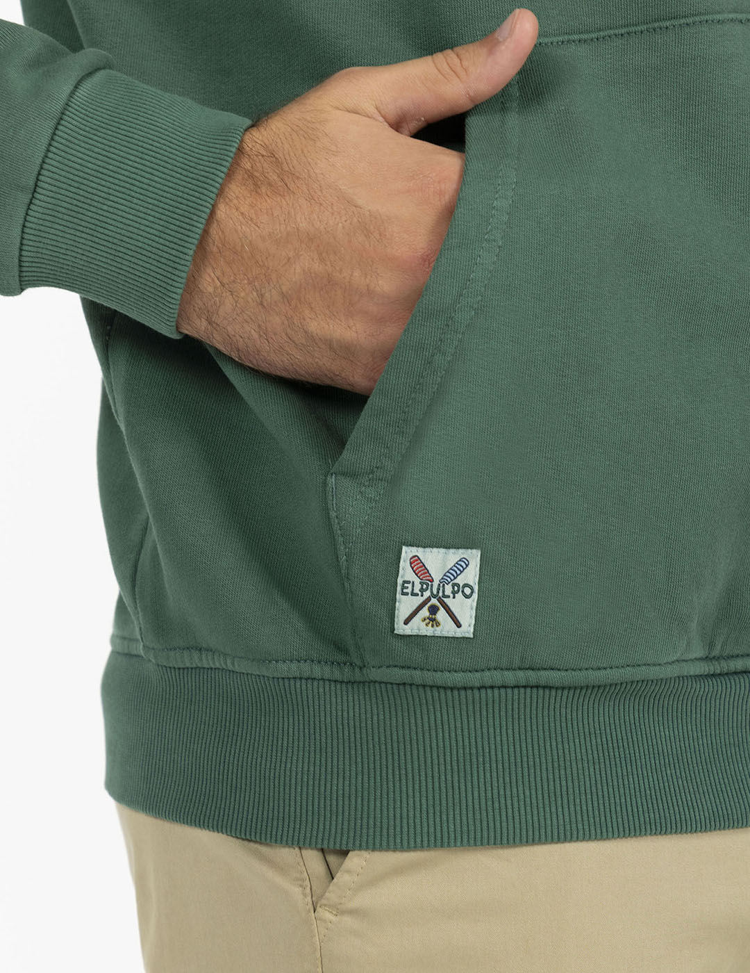 SUDADERA CAPUCHA LAVADA CON BORDADO VERDE INGLÉS