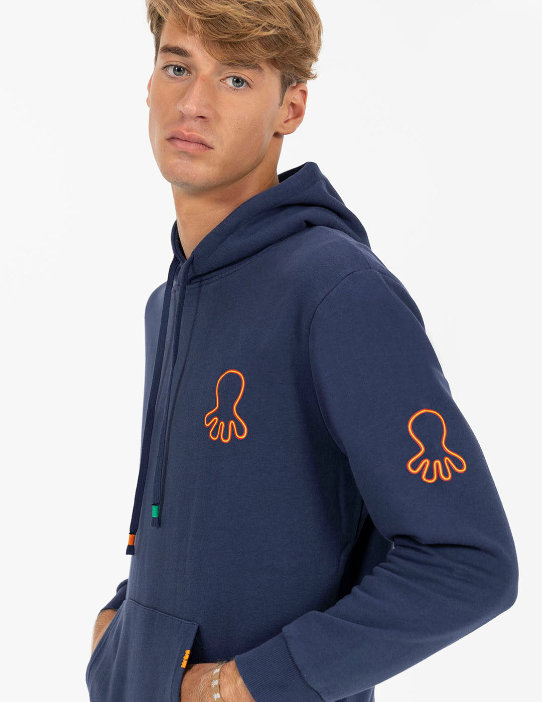 SUDADERA CAPUCHA ESTAMPADO TRIPLE LOGO NARANJITO AZUL MARINO DELAVÉ