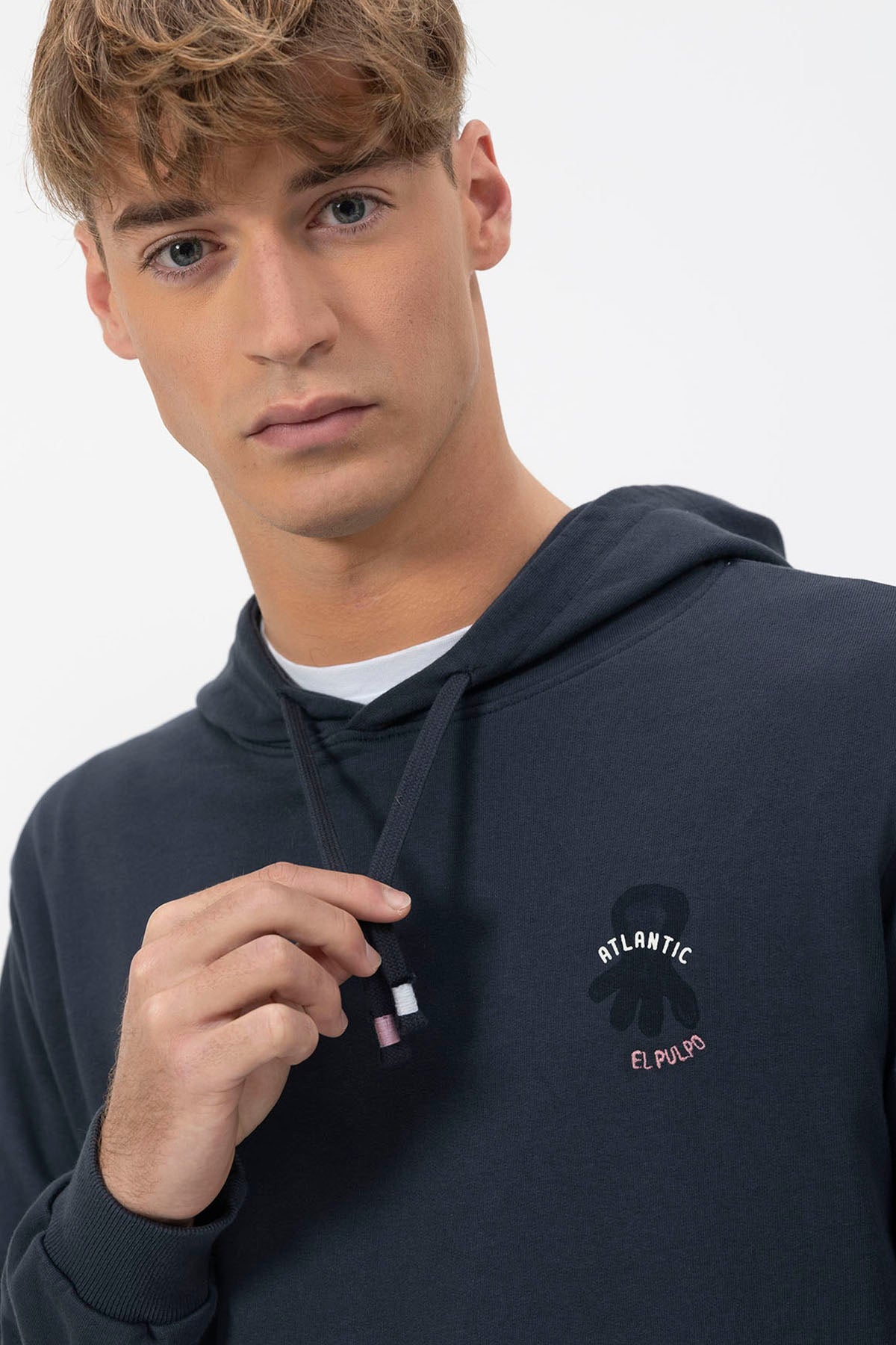 DELAVÉ NAVY BLUE ALL I NEED PRINT HOODIE