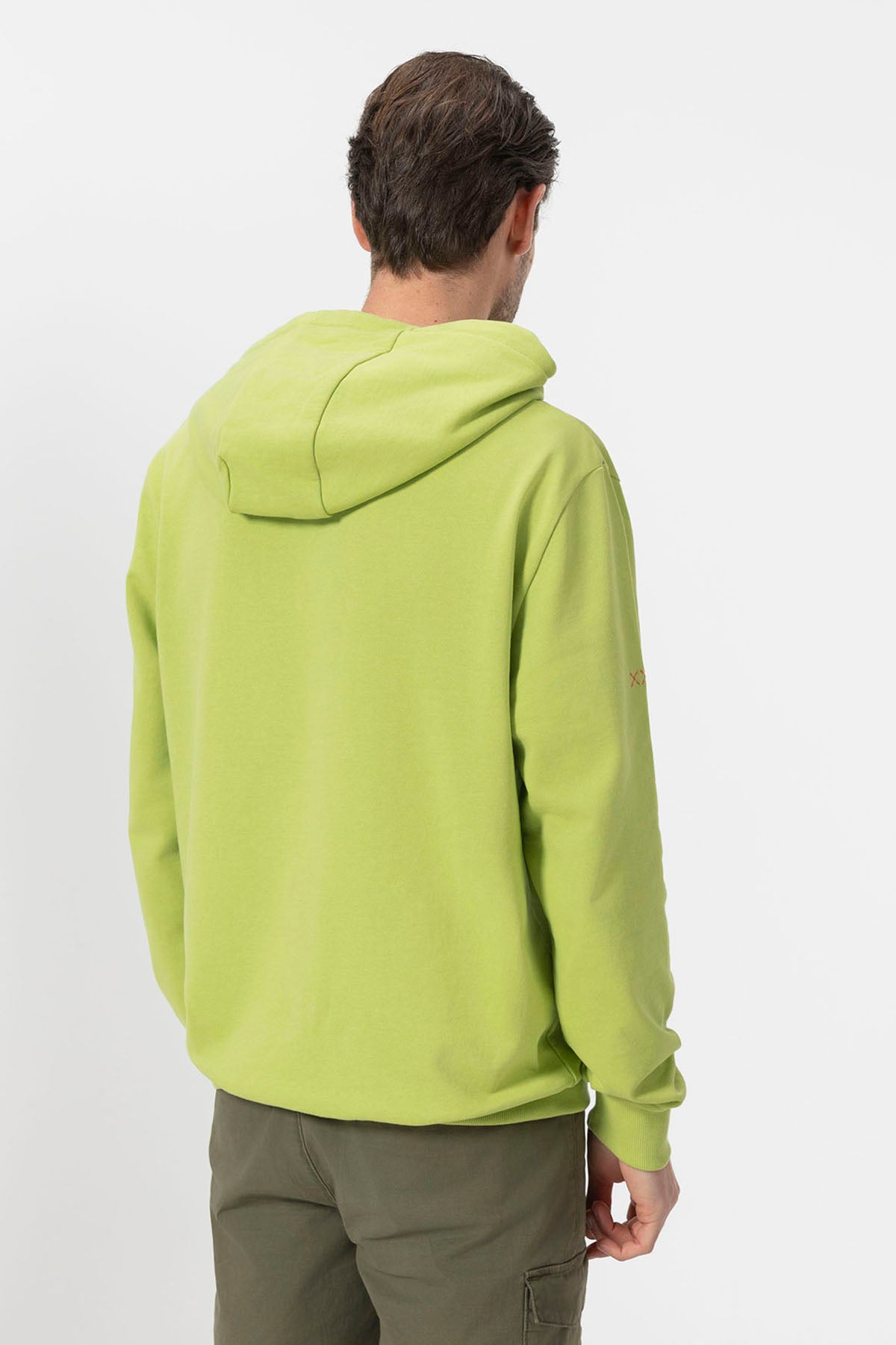 BASIC HOODED SWEATSHIRT WITH CONTRAST EMBROIDERY IN PISTACHIO GREEN