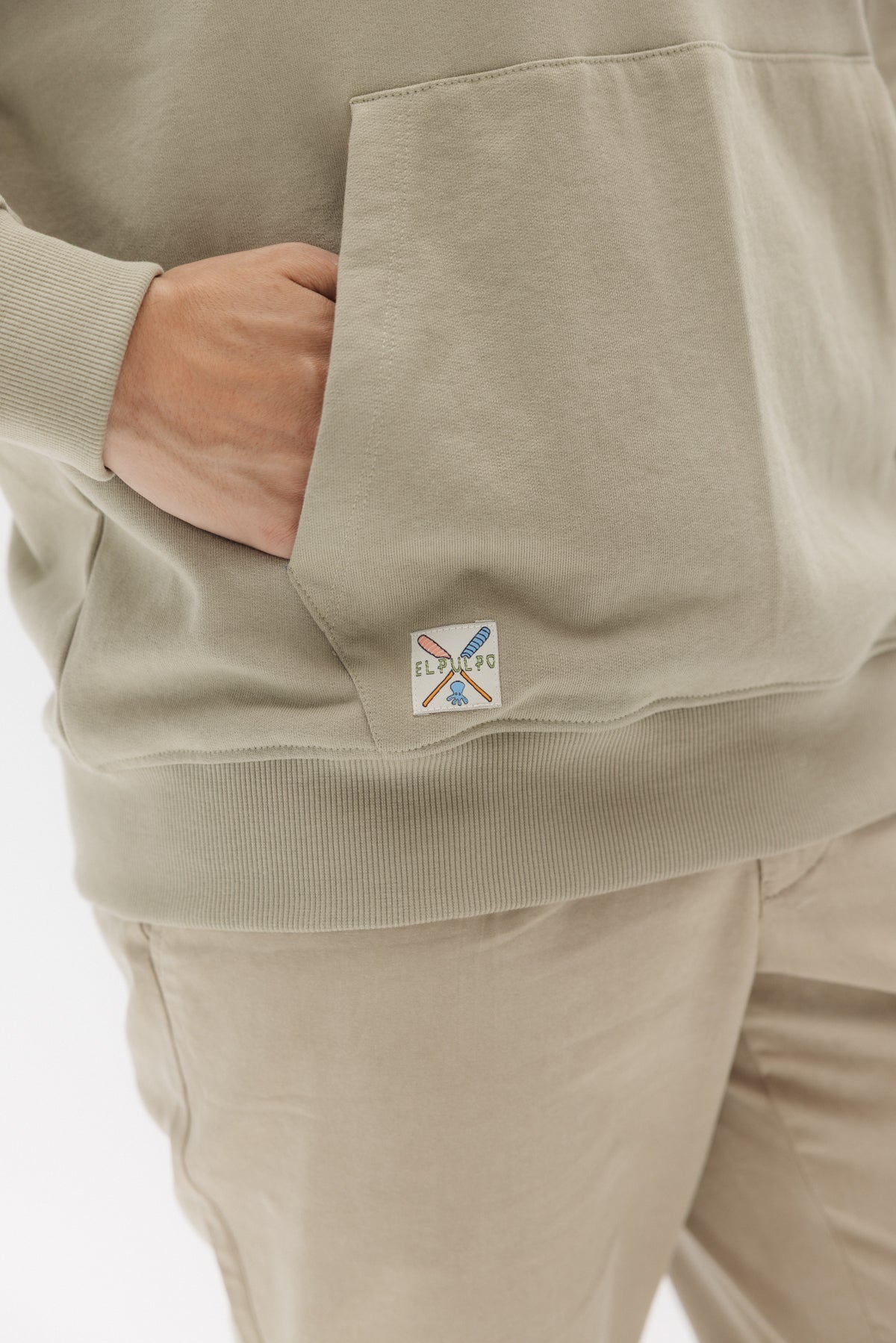 SUDADERA CAPUCHA EXPLORING NEW ADVENTURE VERDE KHAKI