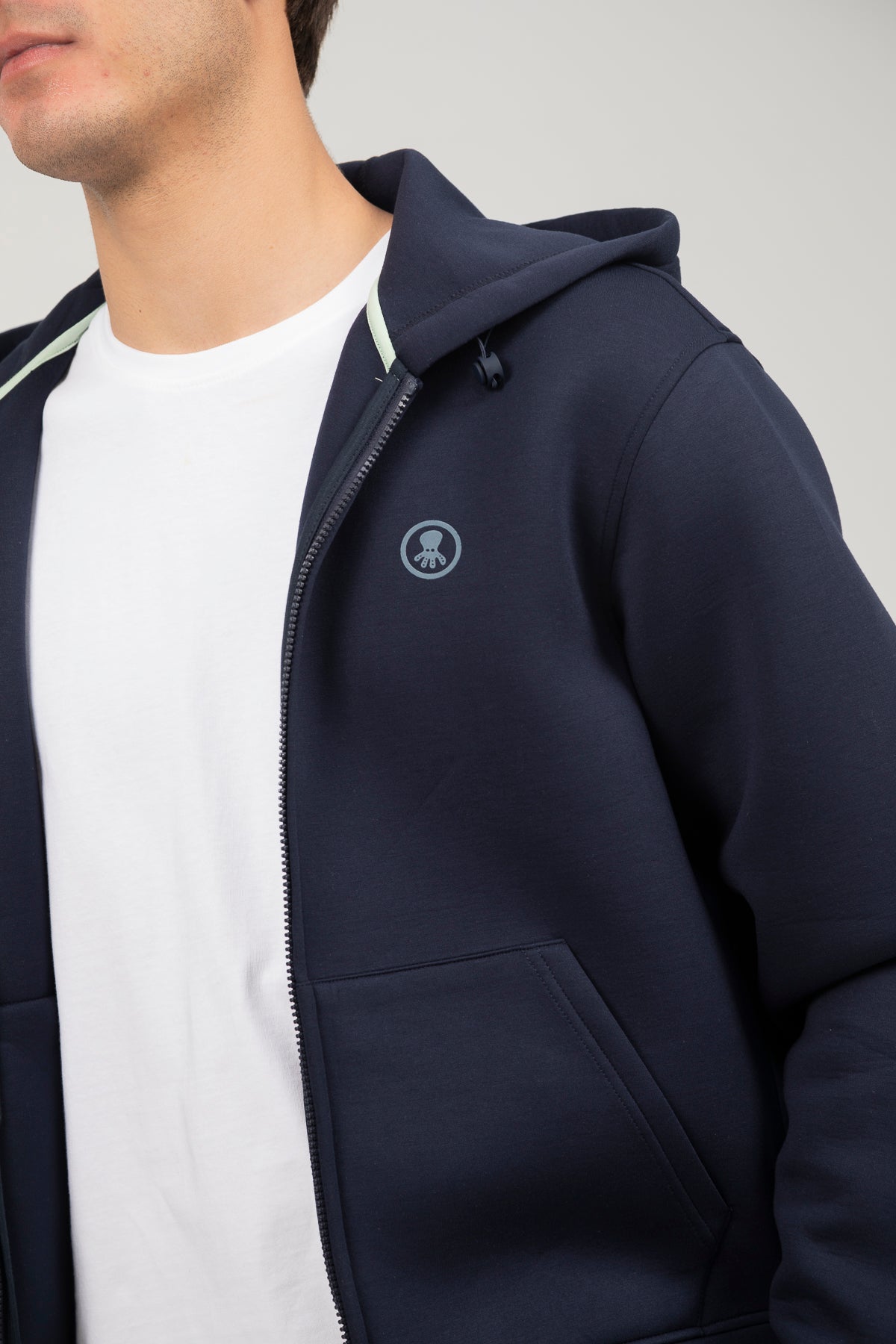 Sudadera capucha cremallera neopreno parche engomado azul marino