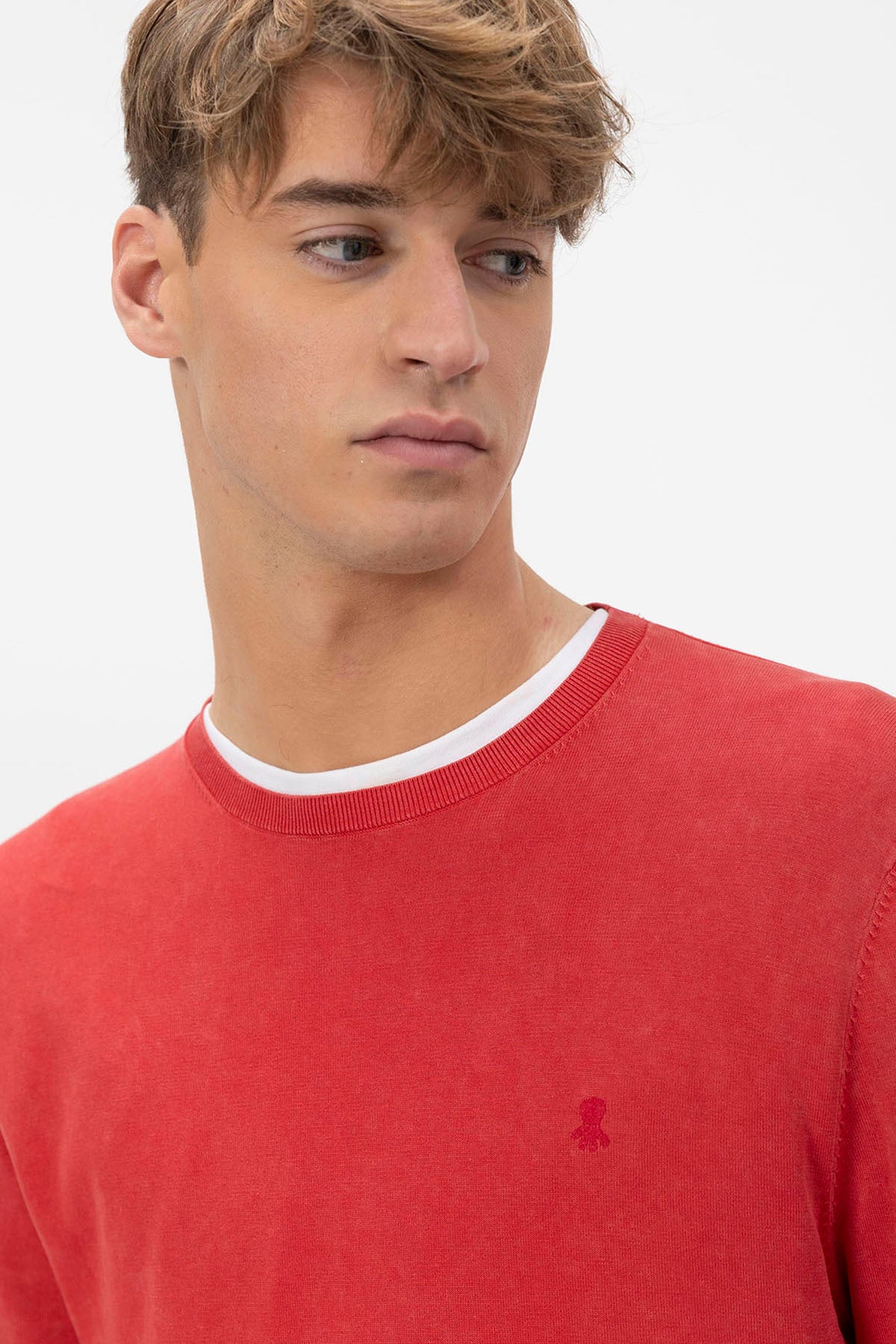 DELAVÉ RED LOGO BASIC WASHED JERSEY