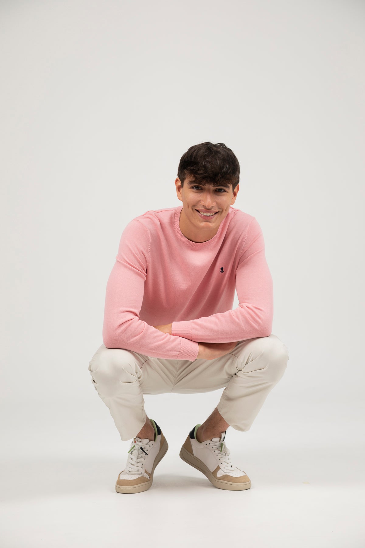 Amaranth pink embroidered logo jersey