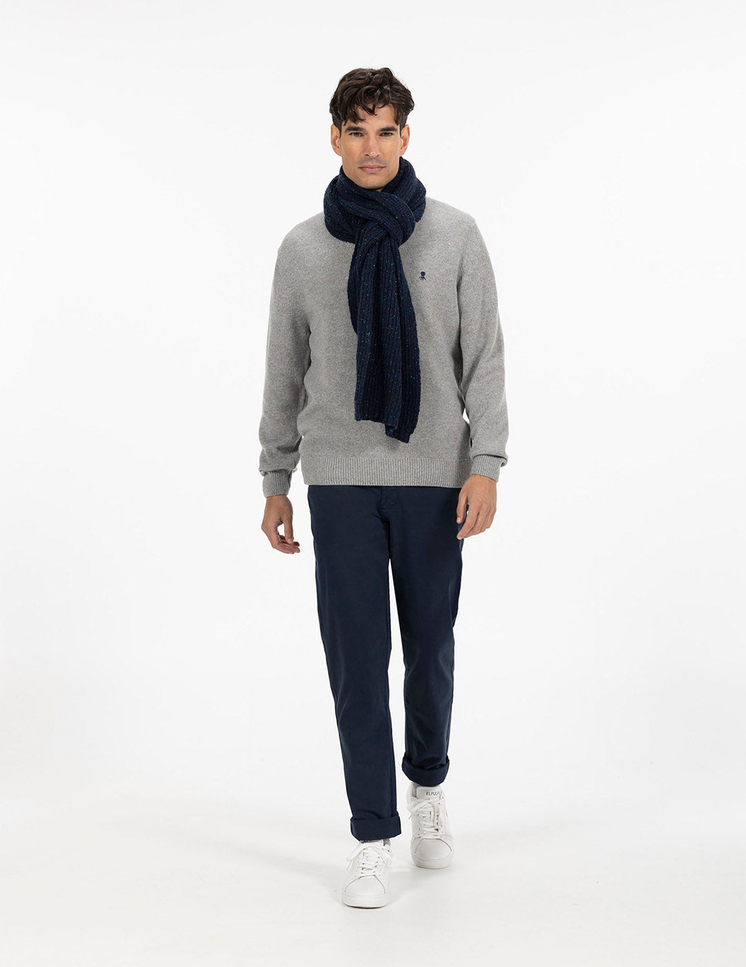 BASIC V-NECK SWEATER IN VIGORÉ GREY