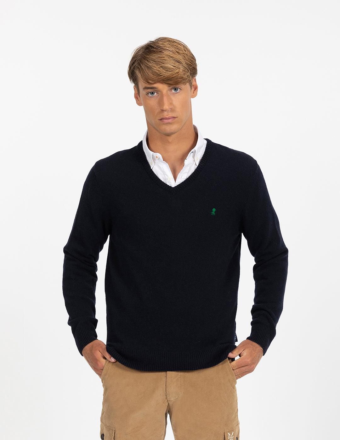 BASIC NAVY BLUE V-NECK SWEATER