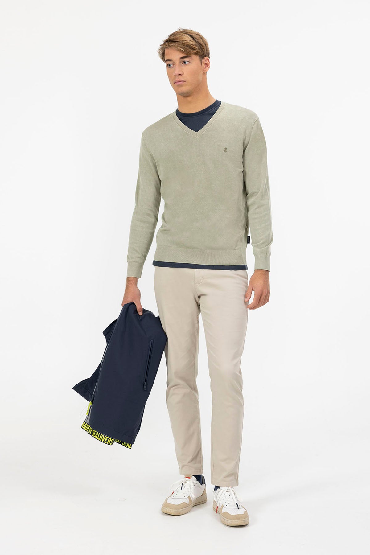 BASIC EXTRA-FINE V-NECK WASHED SWEATER IN SAGE GREEN