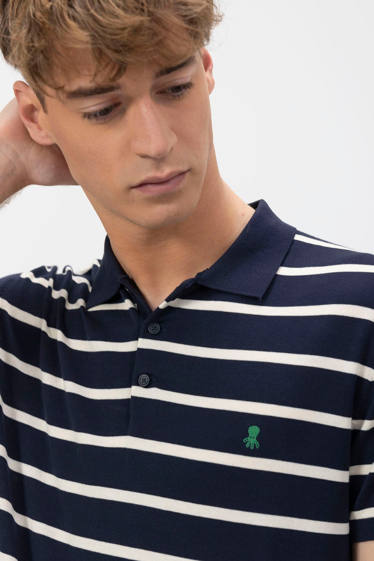 EXTRA-FINE KNITTED POLO SHIRT WITH NAVY BLUE STRIPES